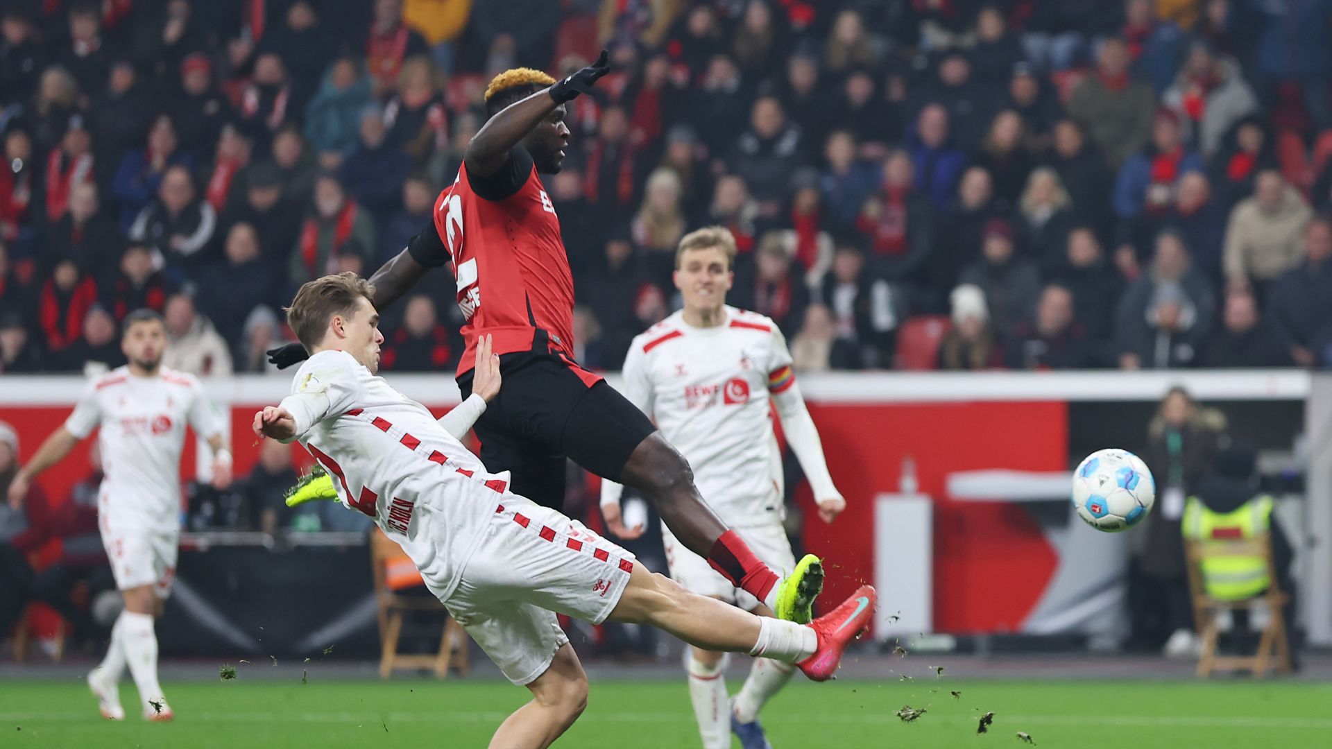 Report: Leverkusen 3-2 Koln