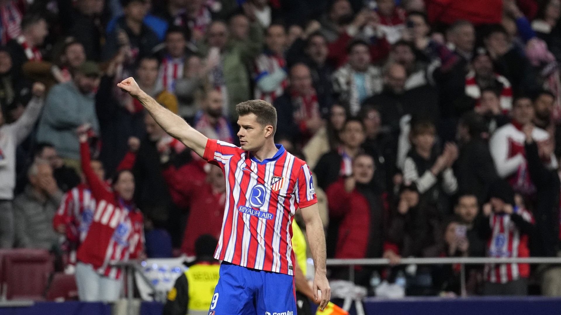 Simeone hails Atleti 'gladiators' 