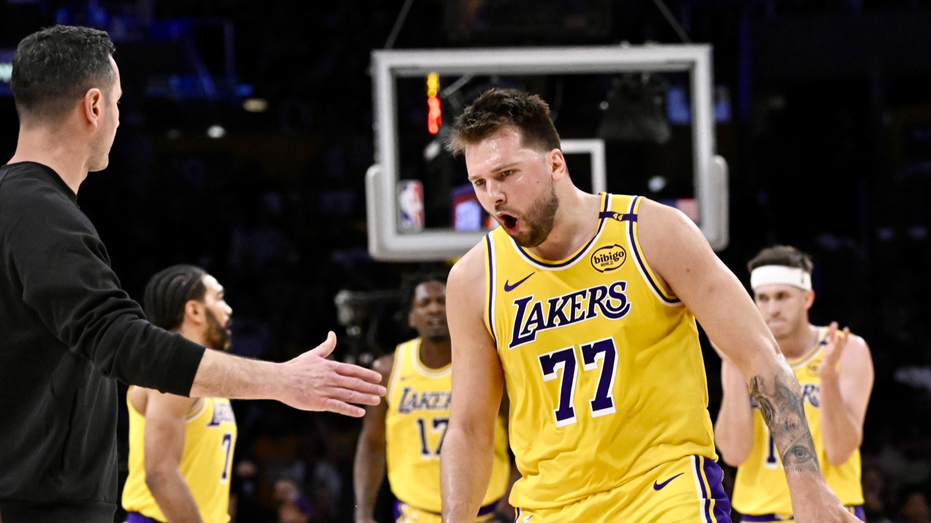 Doncic scores 31, Lakers tie series