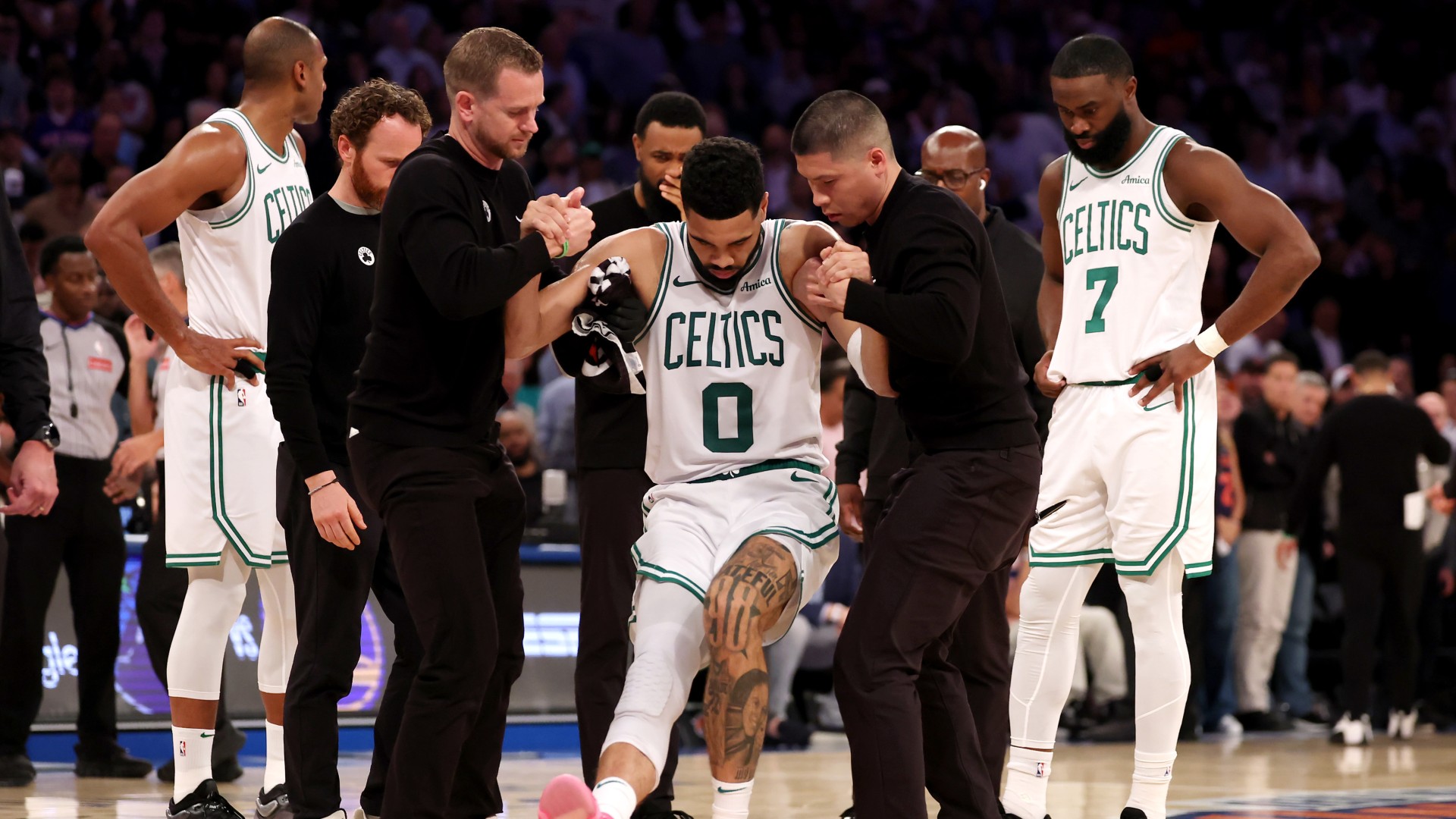 Tatum hurt as Knicks down Celtics