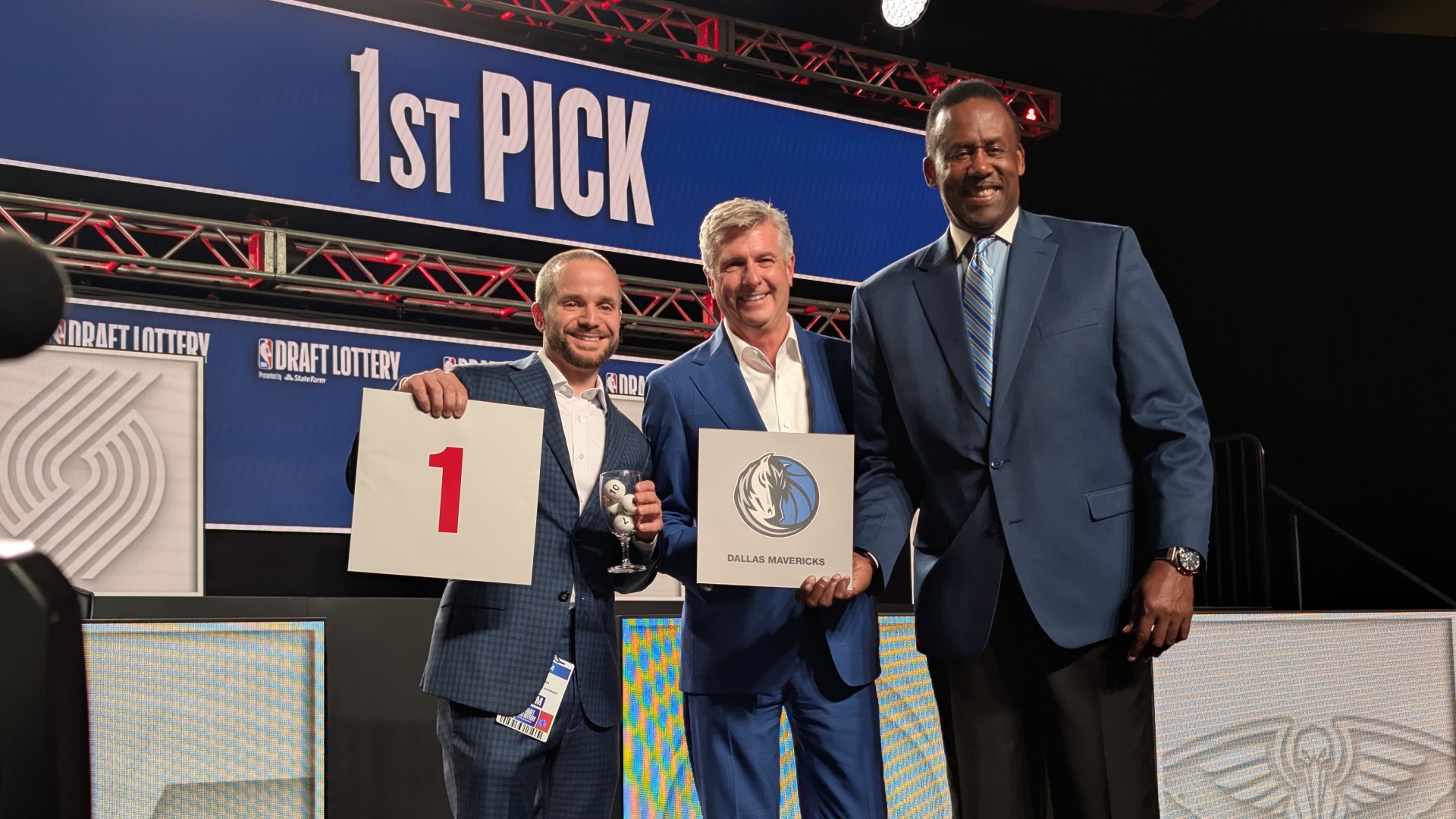 Mavericks win NBA draft lottery