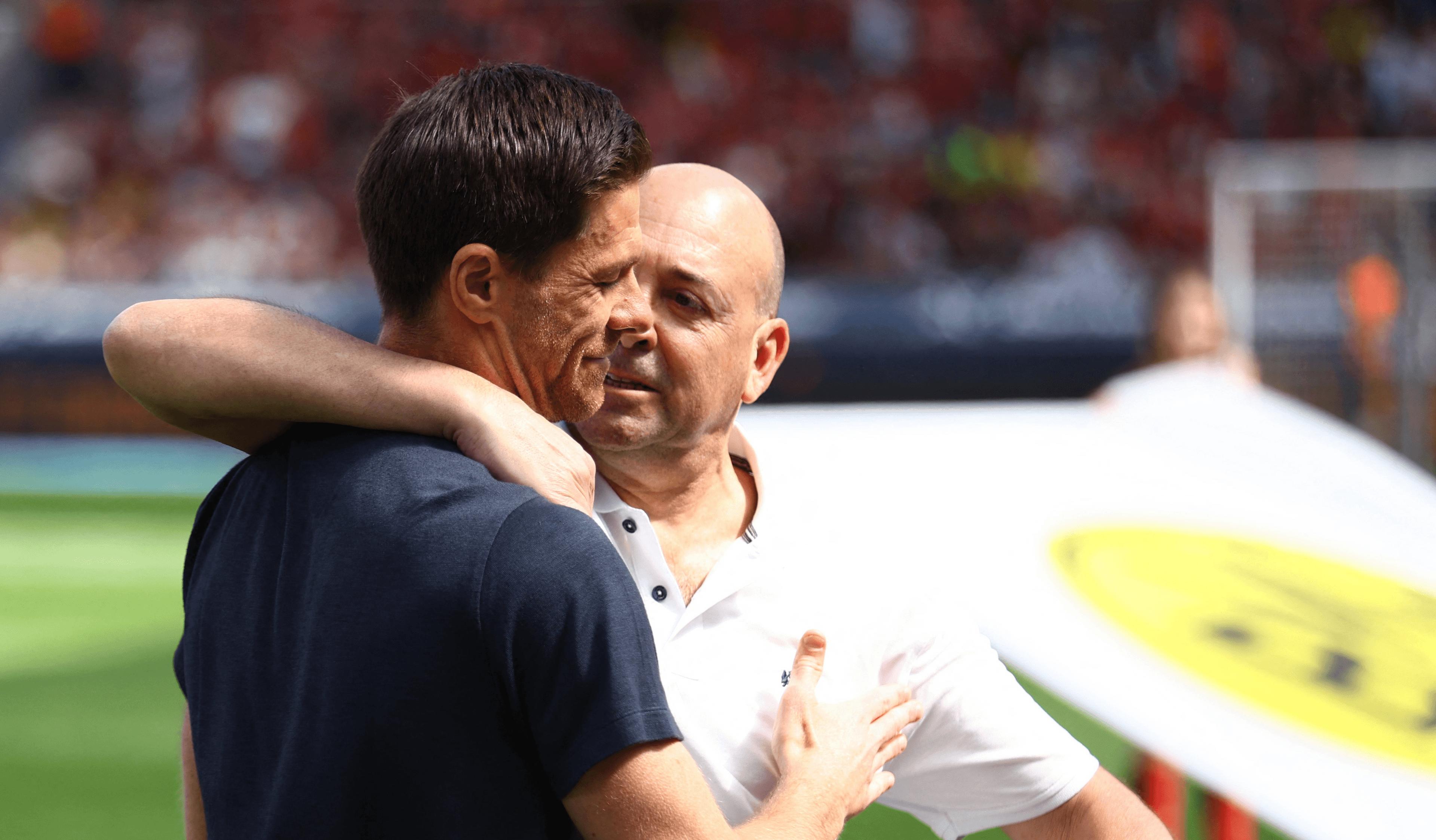 Fernando Carro et Xabi Alonso