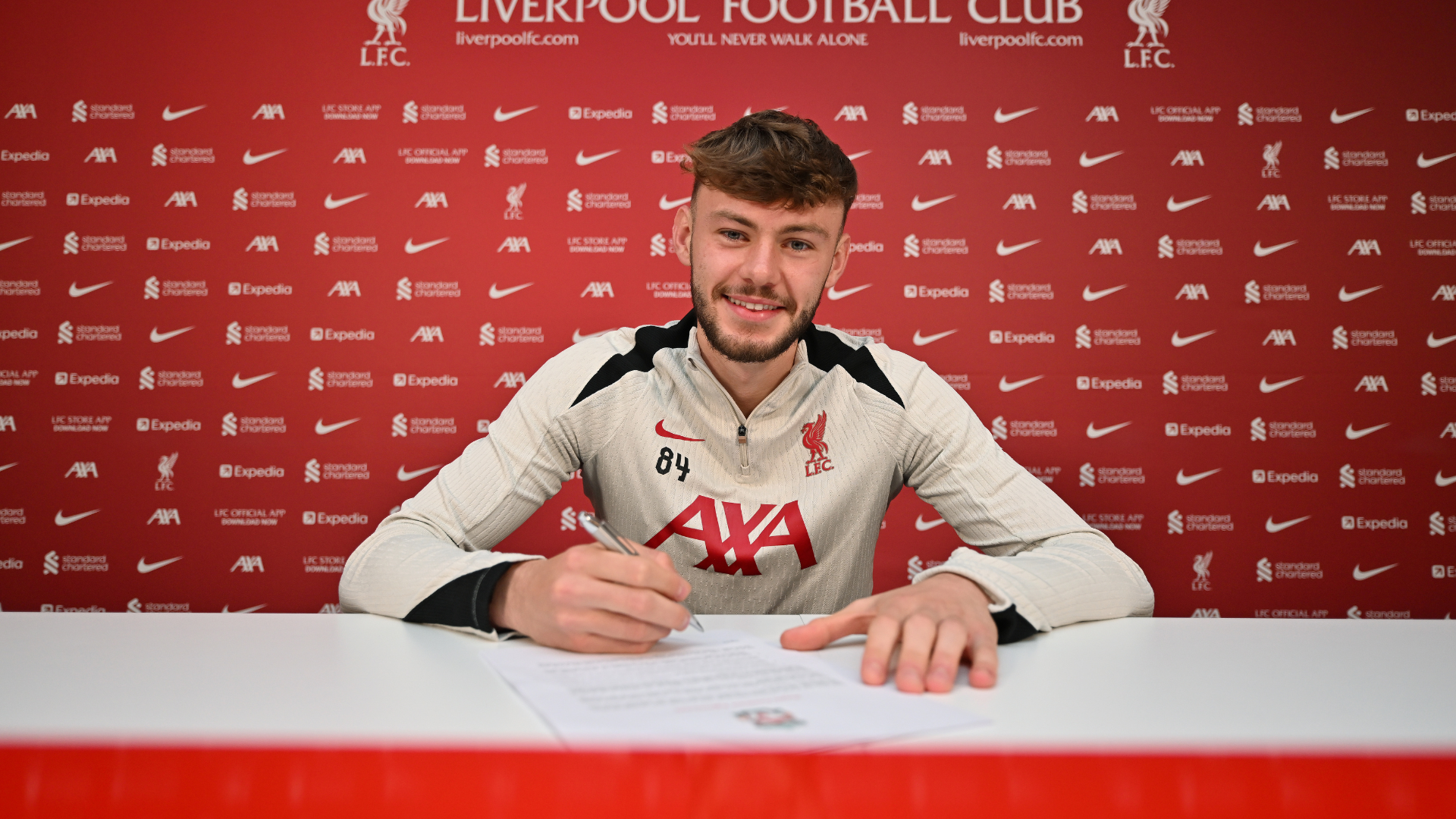 Bradley signs new Liverpool deal