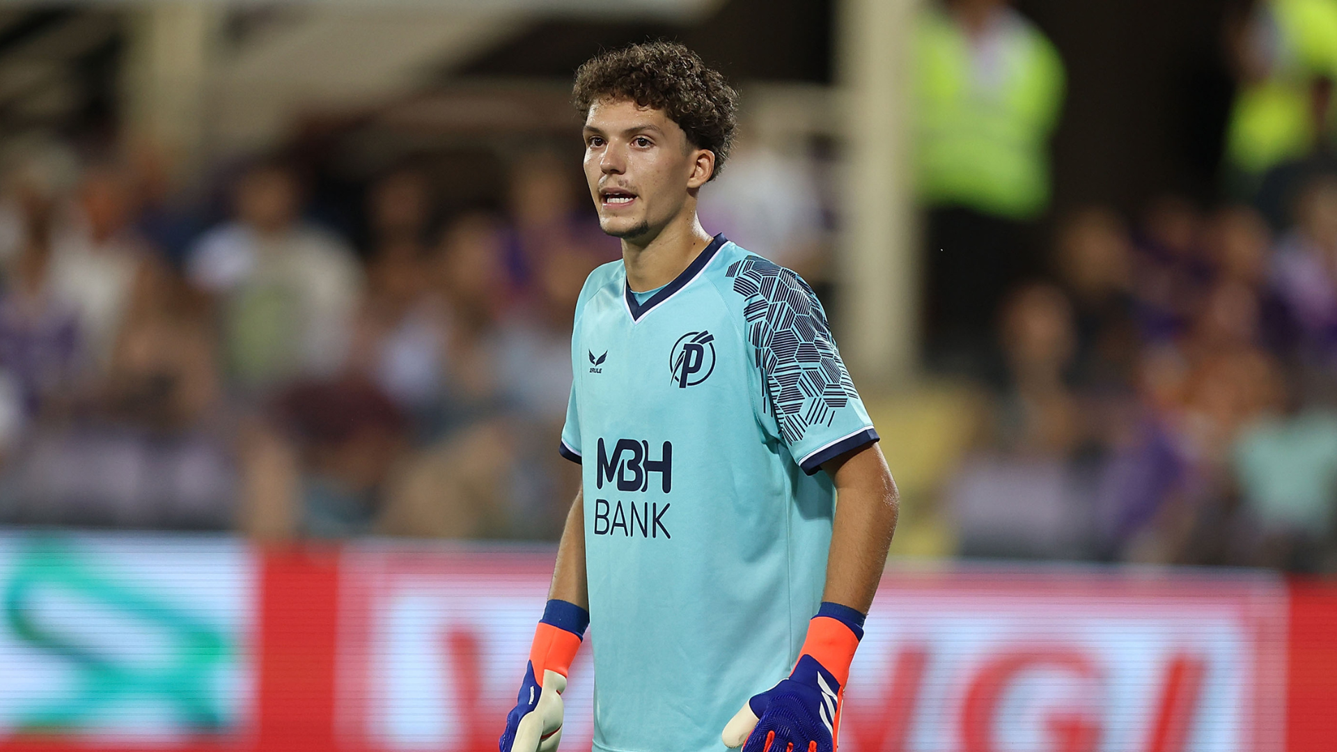 Liverpool complete Pecsi signing