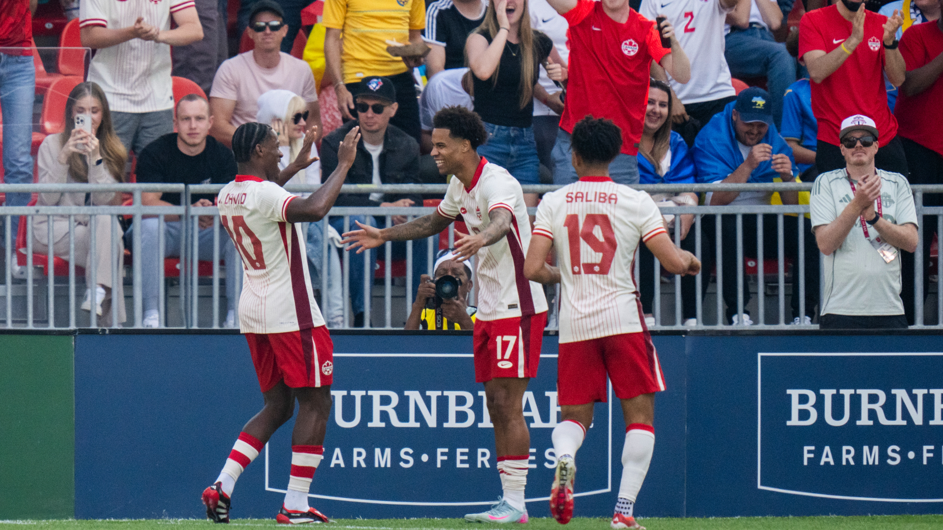 Canada beat Ukraine as Mexico slip