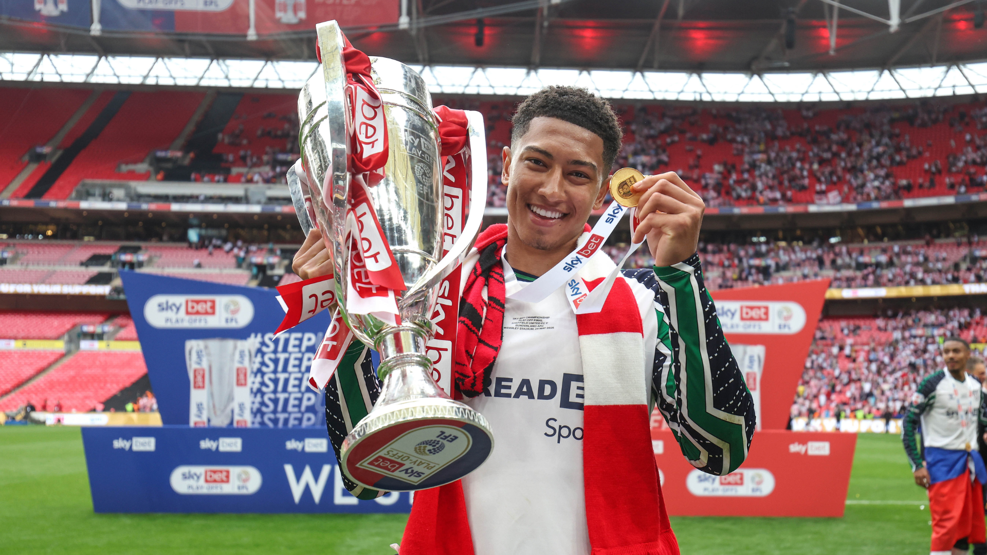 Bellingham signs for Dortmund