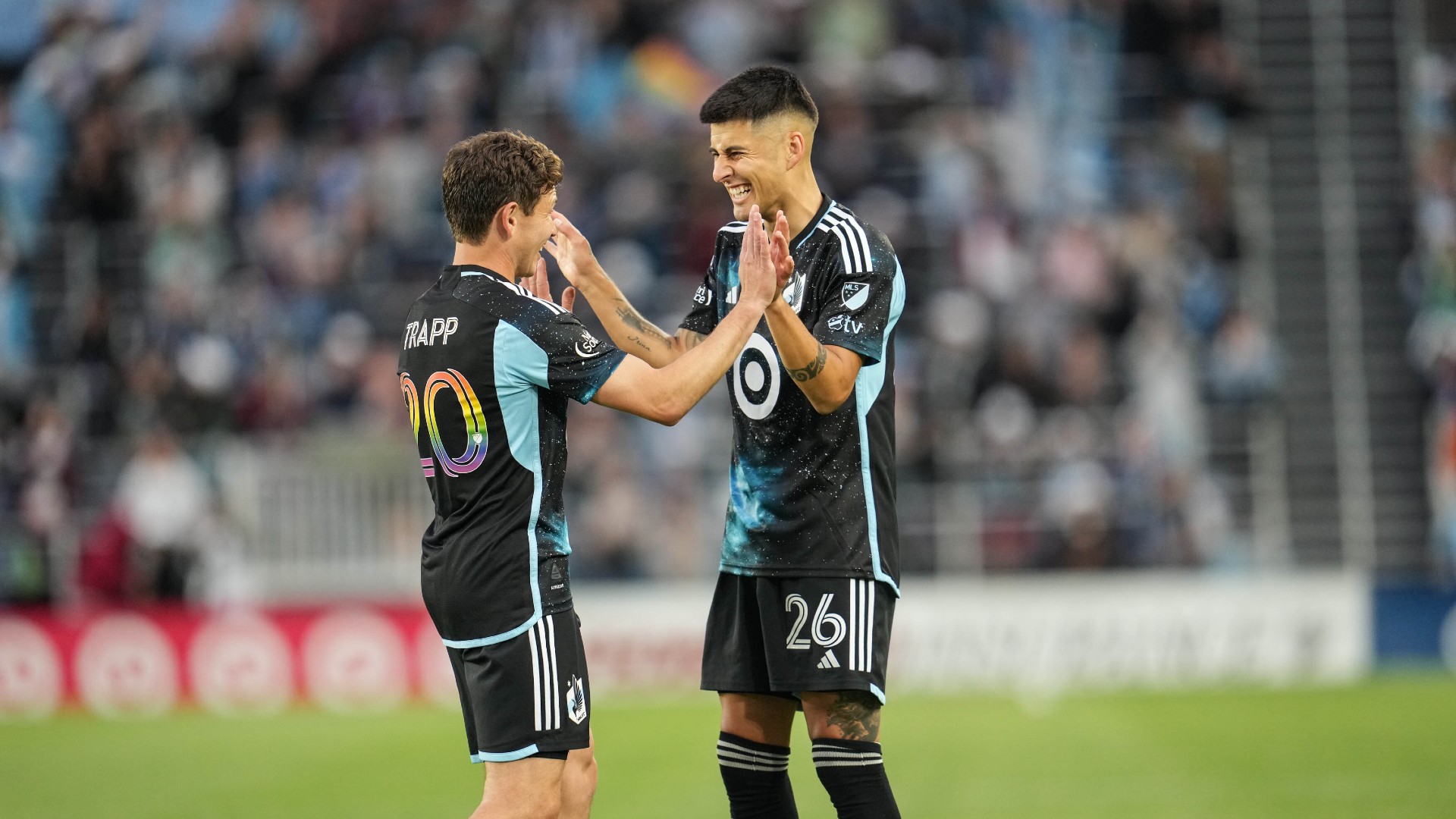 San Diego close gap to West leaders
