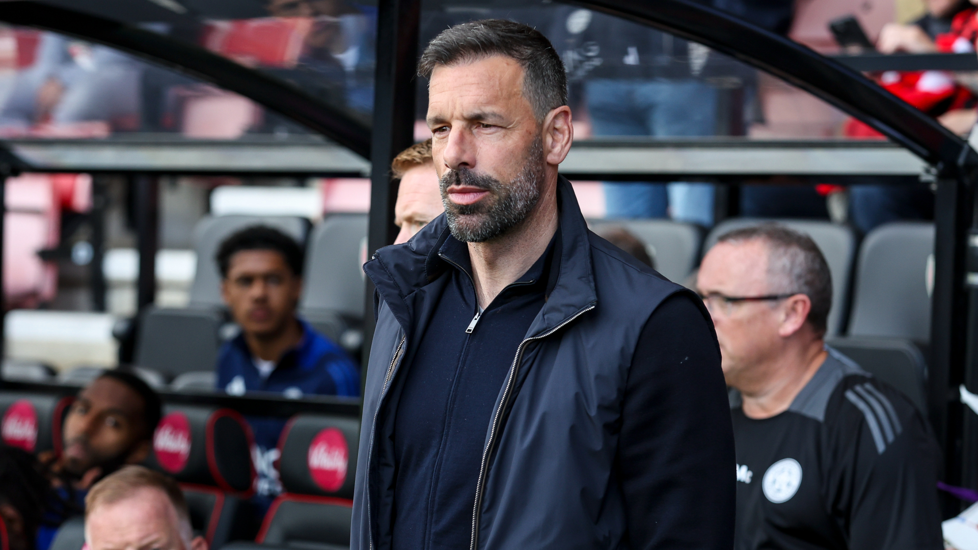 Leicester sack Van Nistelrooy