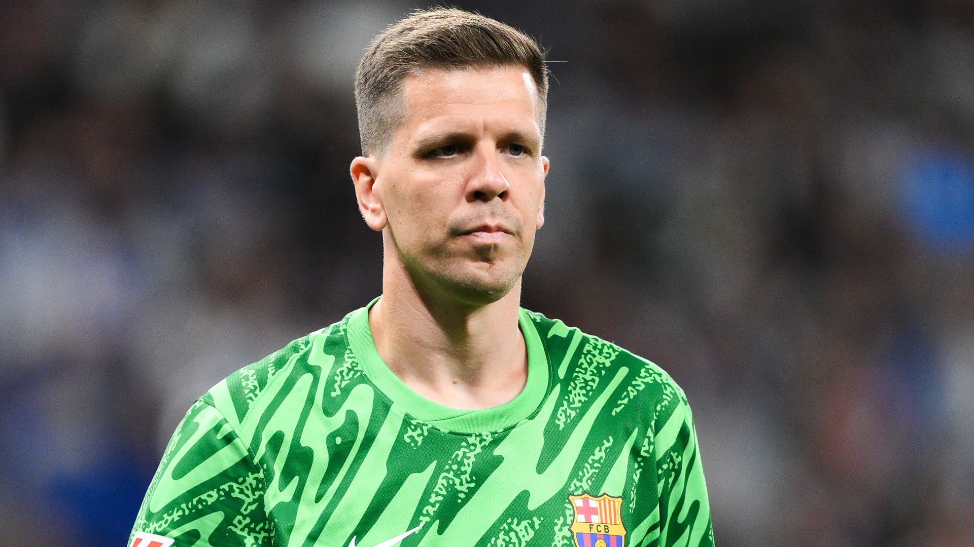 Szczesny extends Barcelona stay