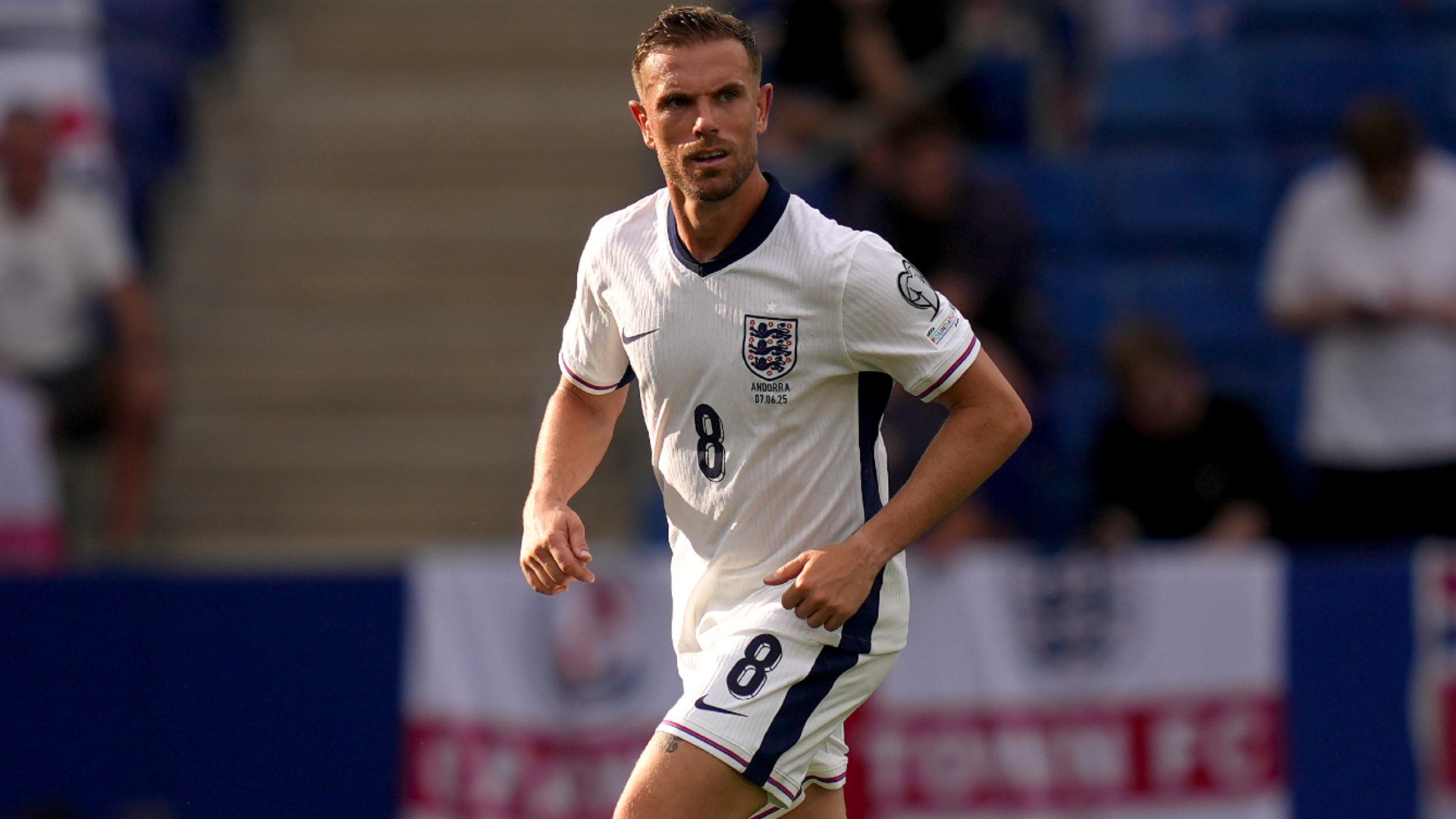 Henderson completes Brentford move