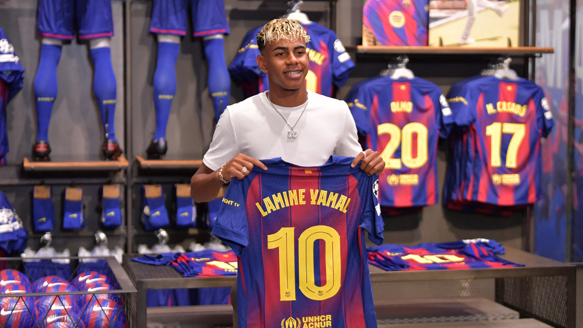 Yamal handed Barca number 10 shirt