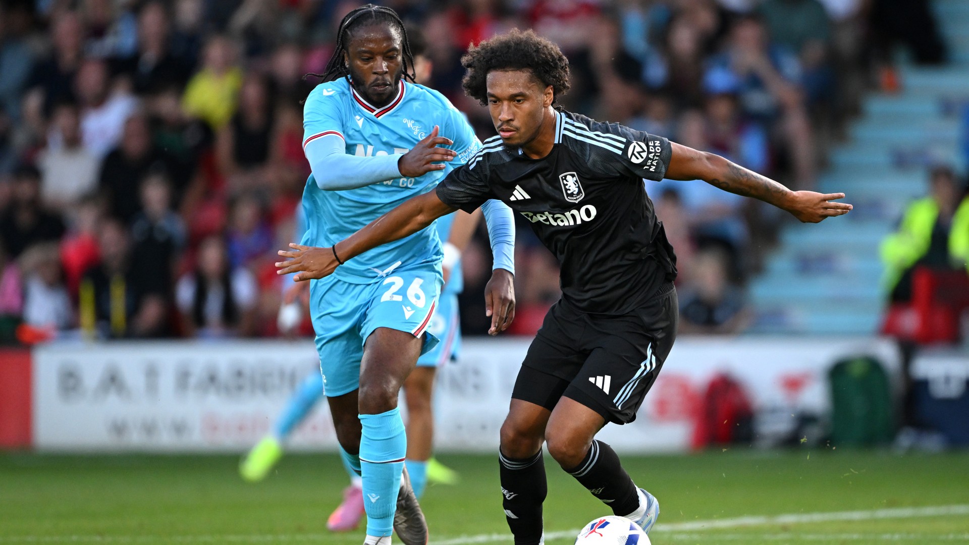 Kamara extends Aston Villa contract