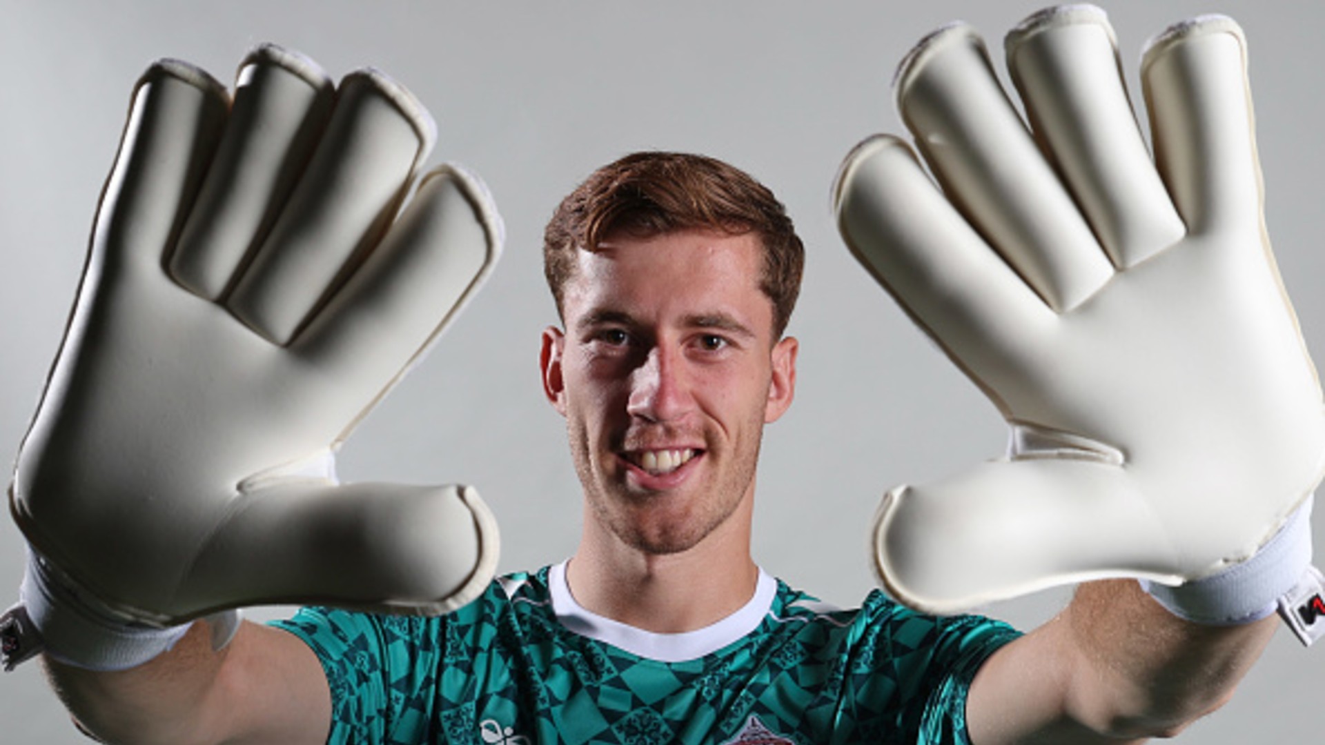 Sunderland sign Robin Roefs 