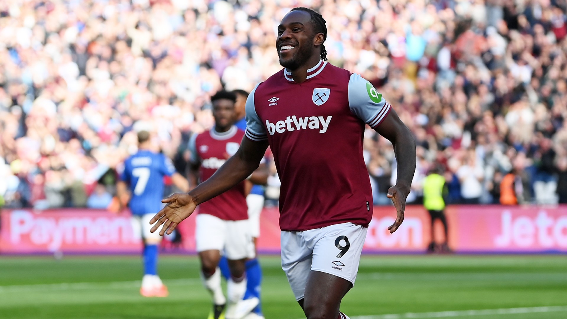 Antonio leaves West Ham