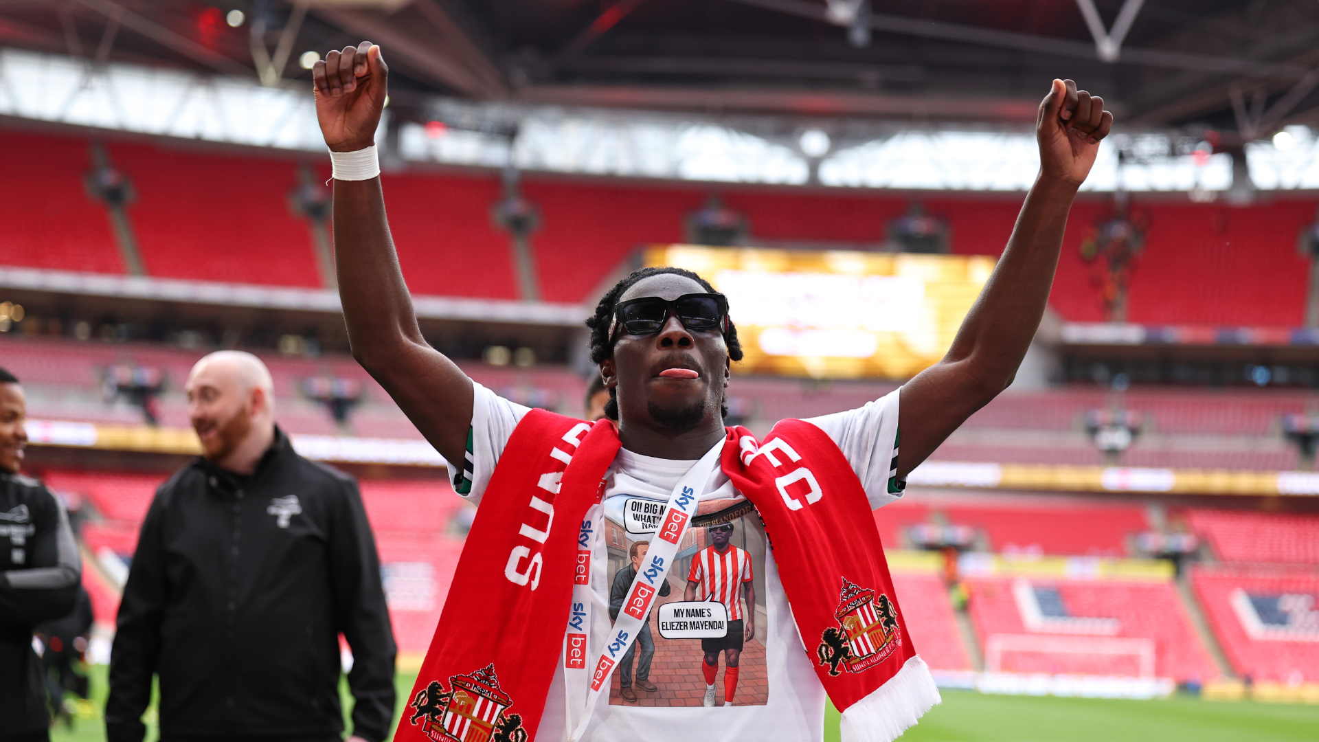 Mayenda signs new Sunderland deal
