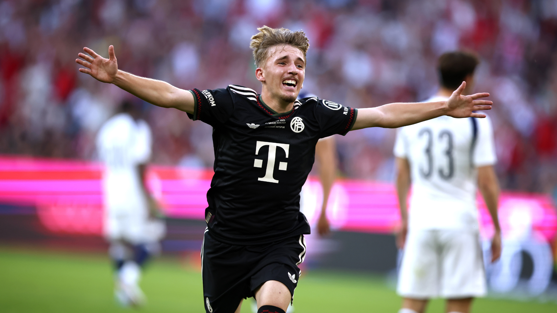 Karl, Wisdom extend Bayern stay