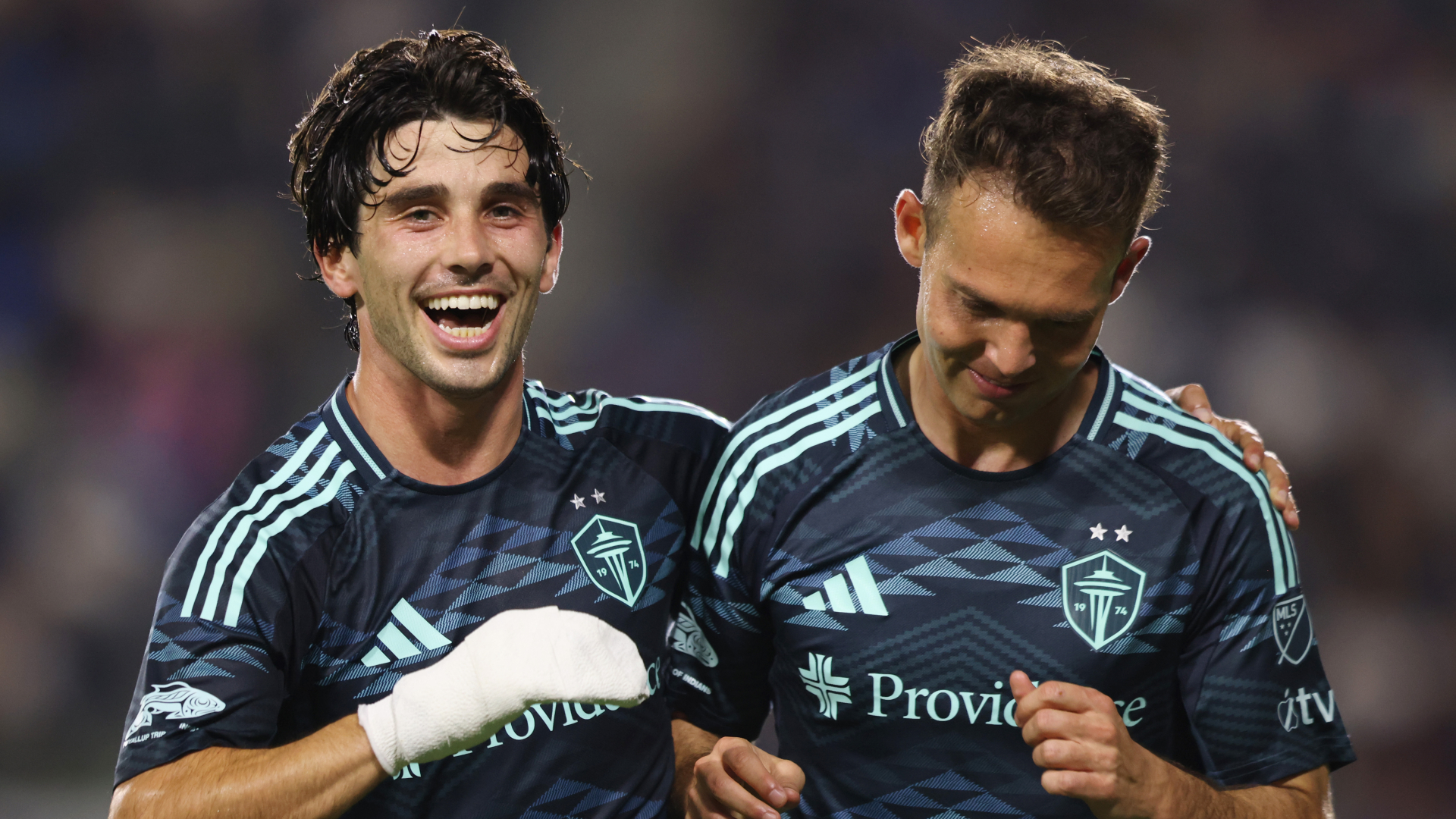 Galaxy come up short versus Seattle