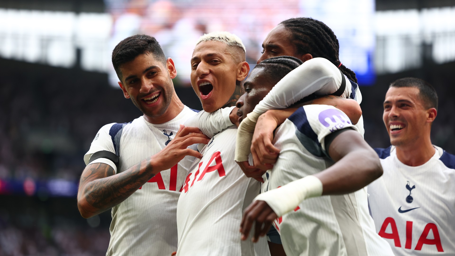 Frank lauds exceptional Richarlison