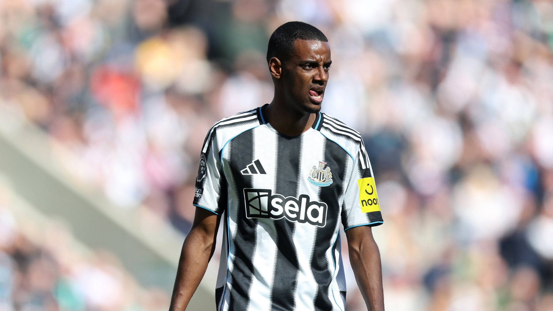 Tomasson defends Isak behaviour