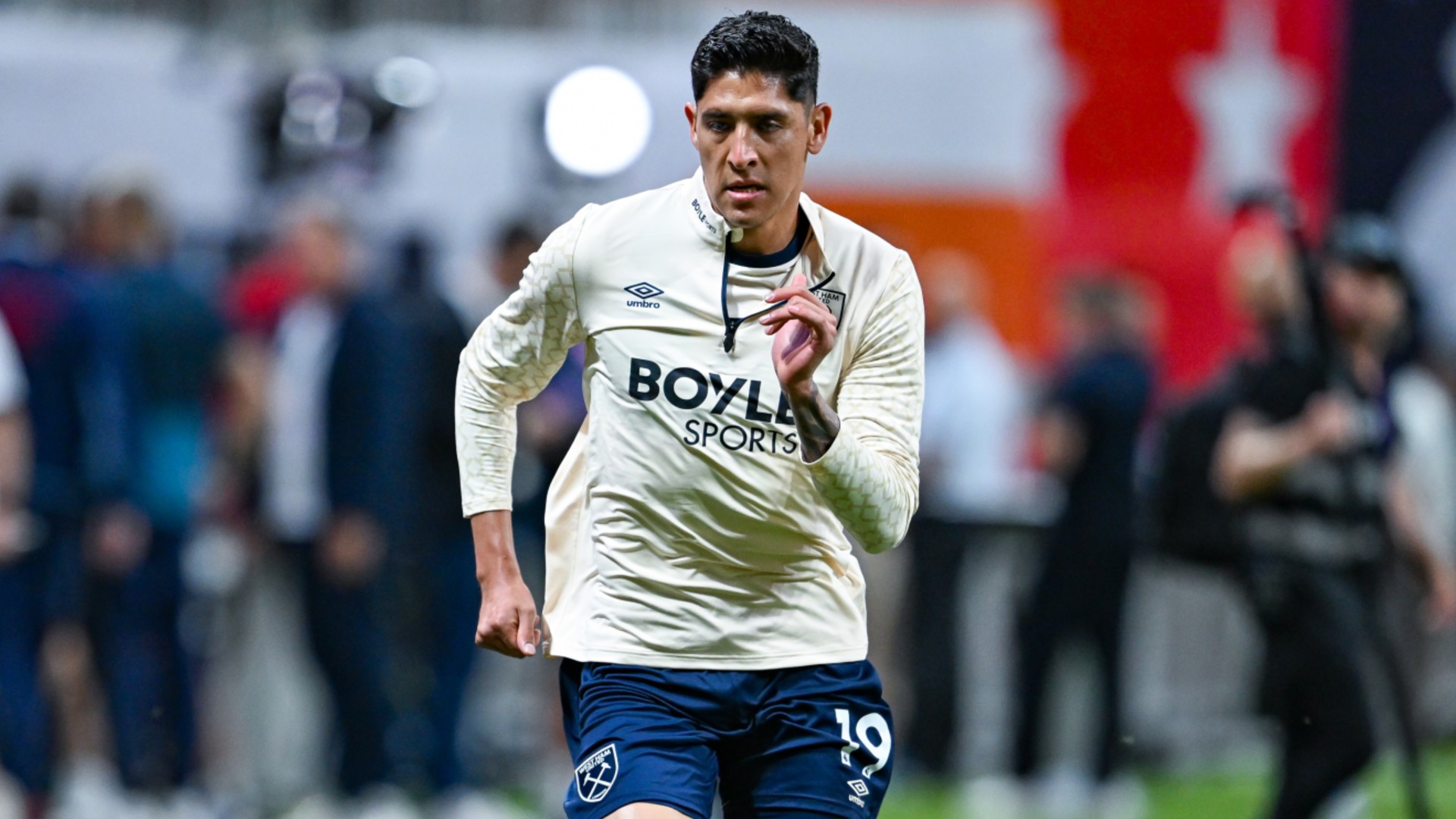 West Ham loan Alvarez to Fenerbahce