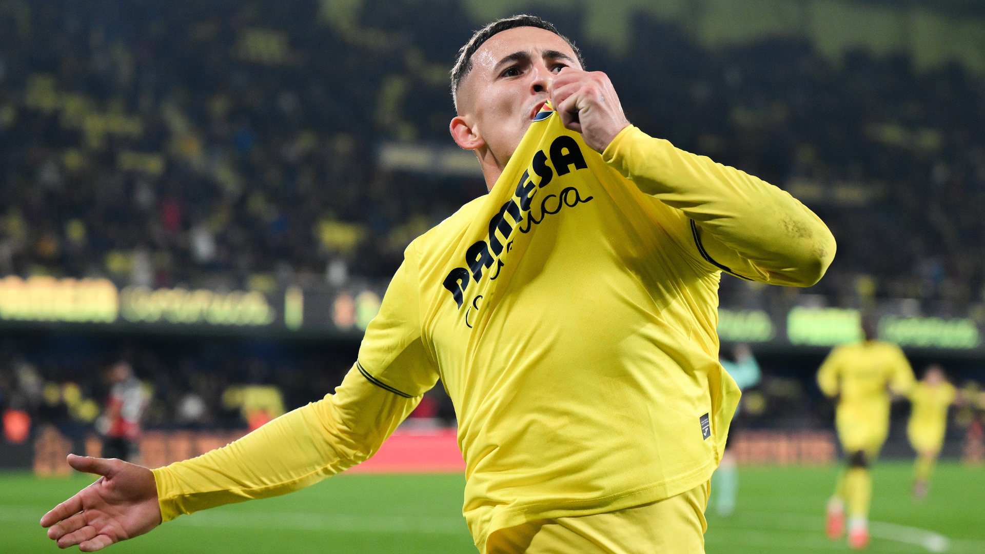 Pino completes Palace transfer