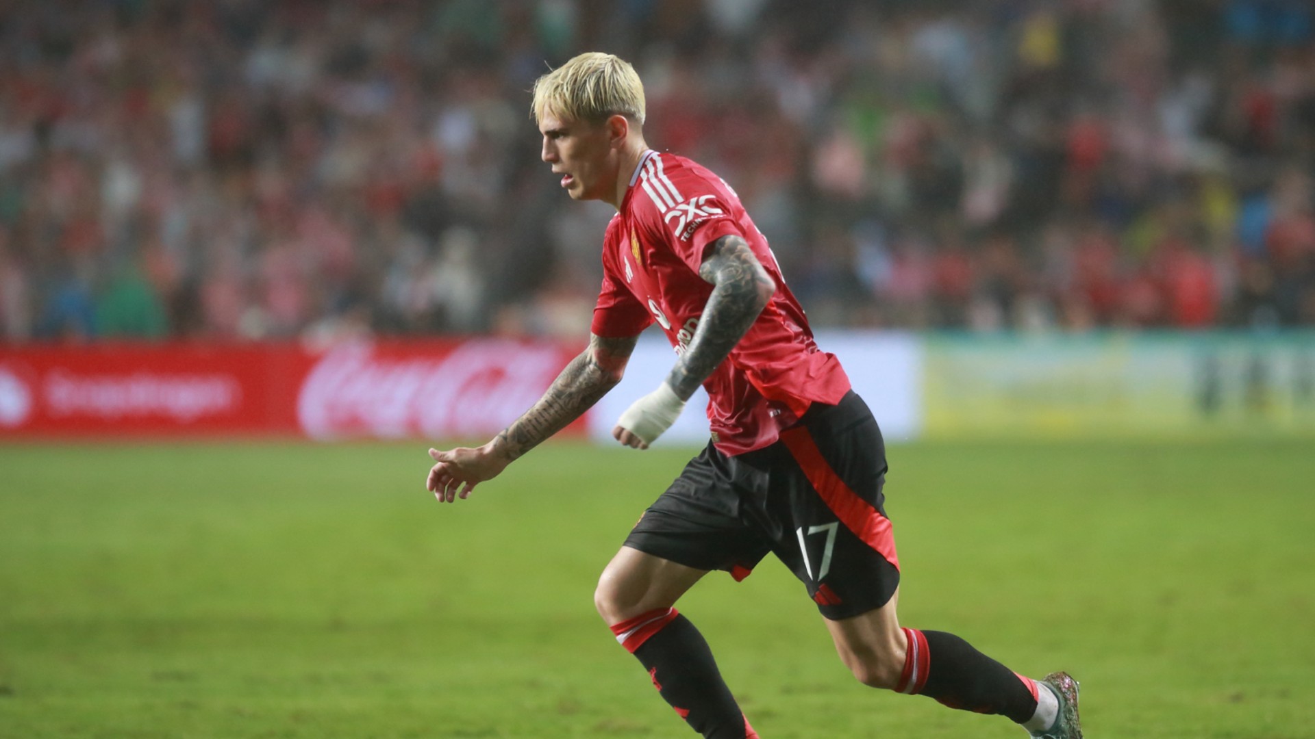 Garnacho signs for Chelsea