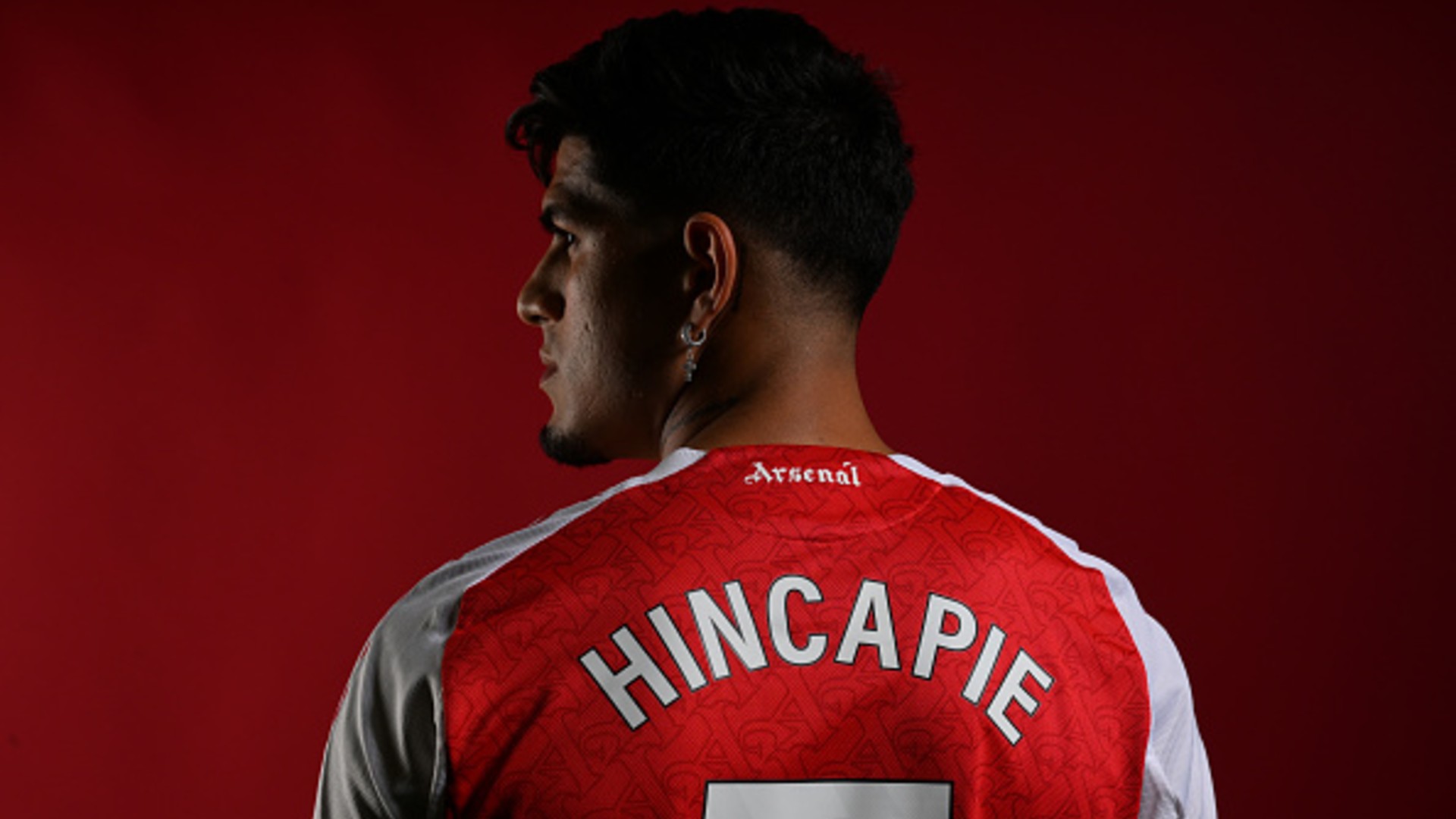 Arsenal complete Hincapie move