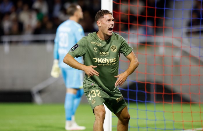 Ligue 2 : Saint-Etienne renverse Clermont et s'installe dans le fauteuil de leader