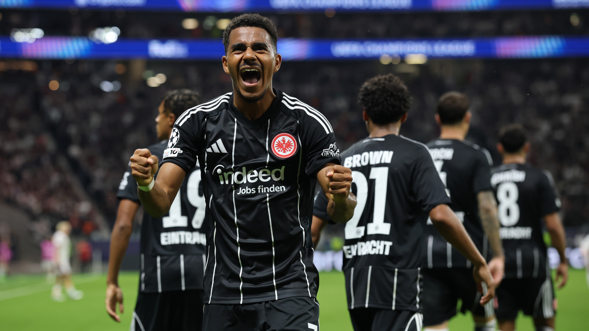 Eintracht hit five on UCL return