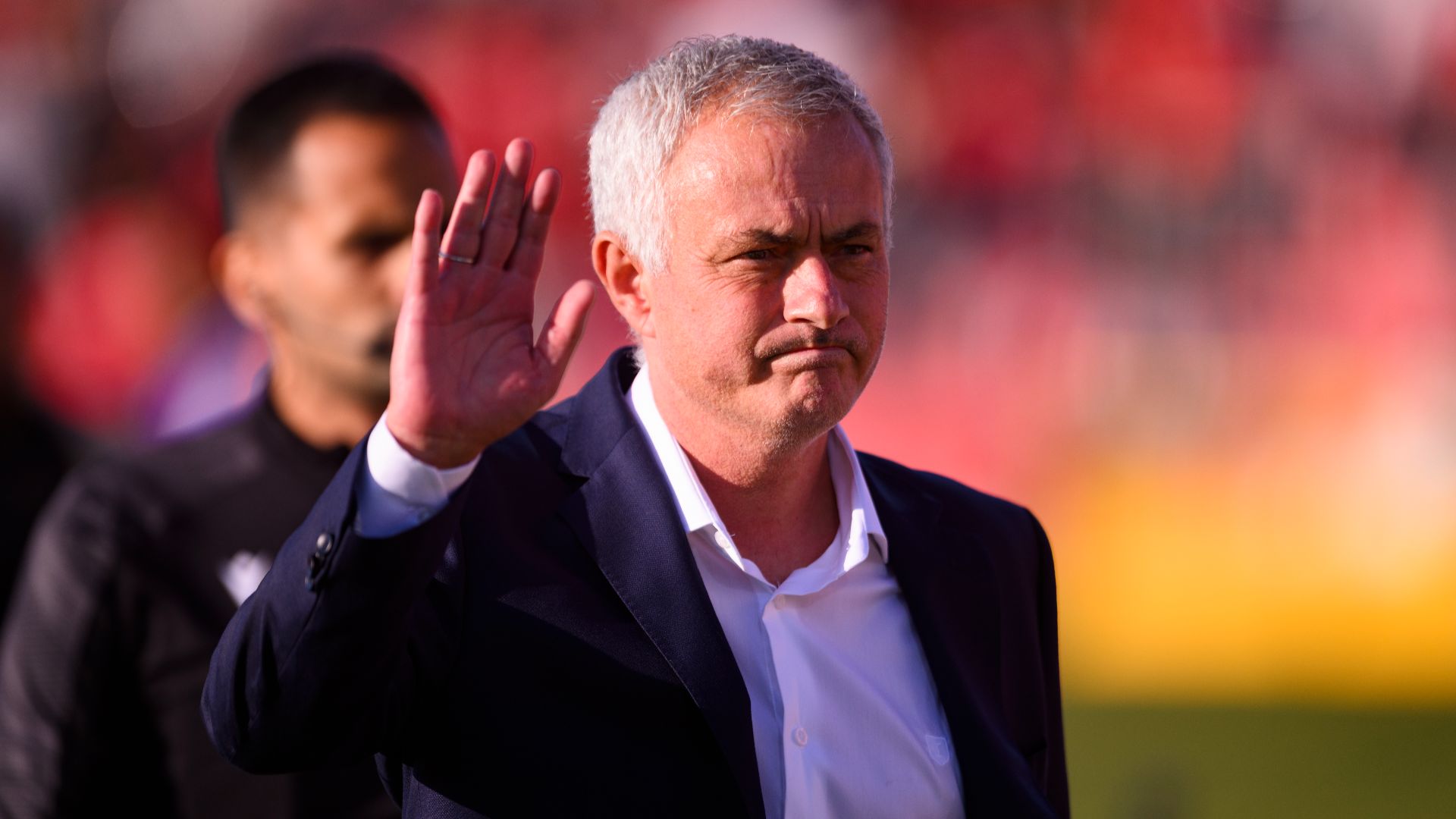 Mourinho hails Benfica ambition