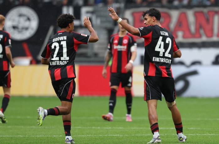 Bundesliga : Match complètement dingue entre Mönchengladbach et Francfort