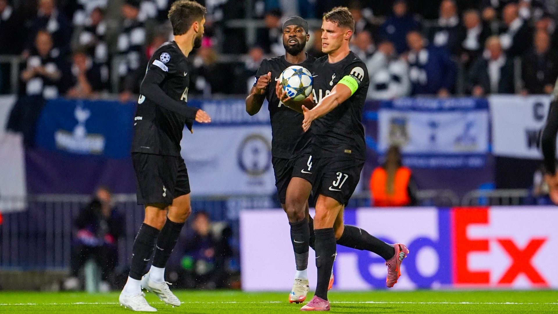 Frank happy with Spurs' mentality