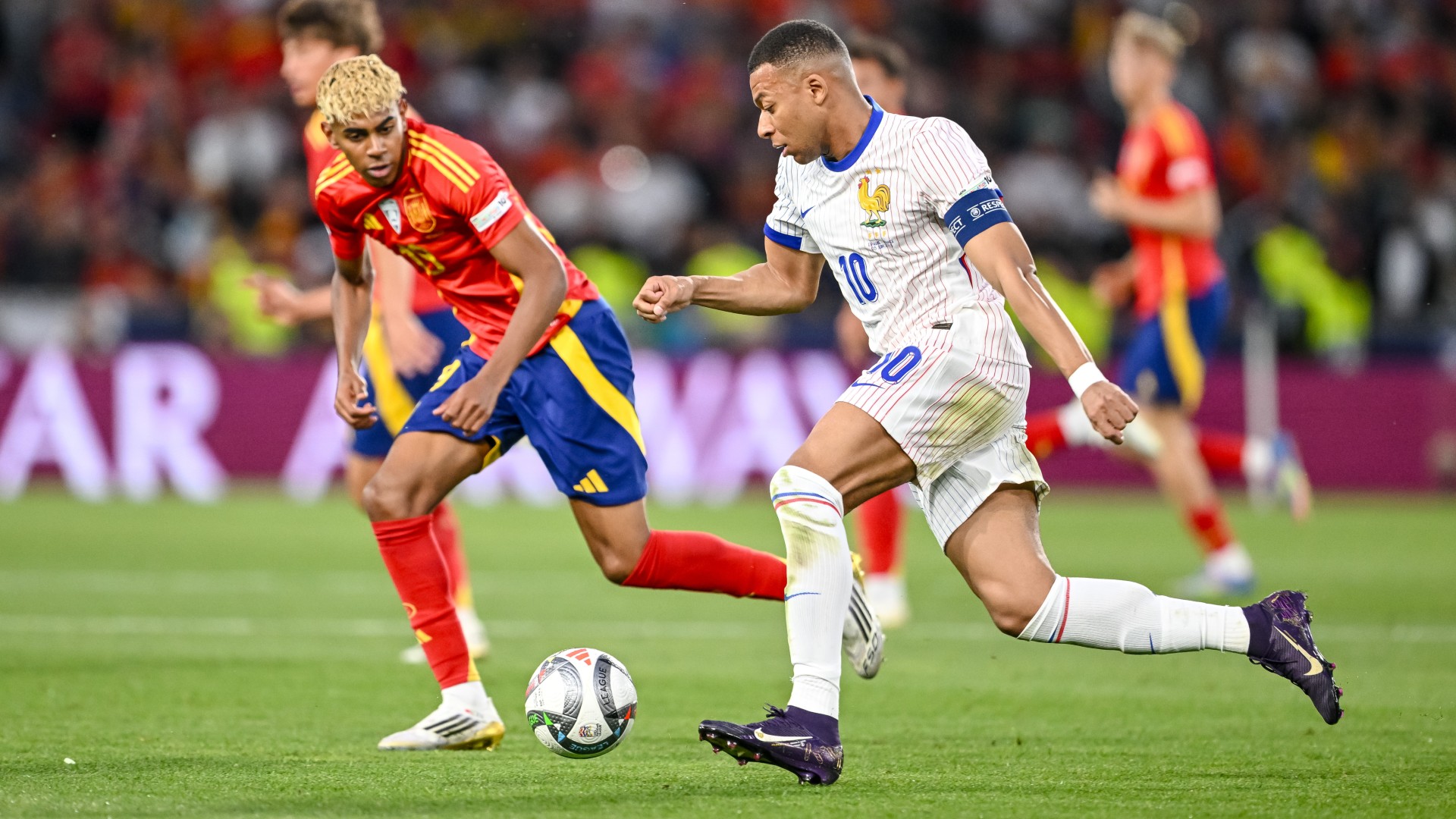 Mbappe defends Yamal actions