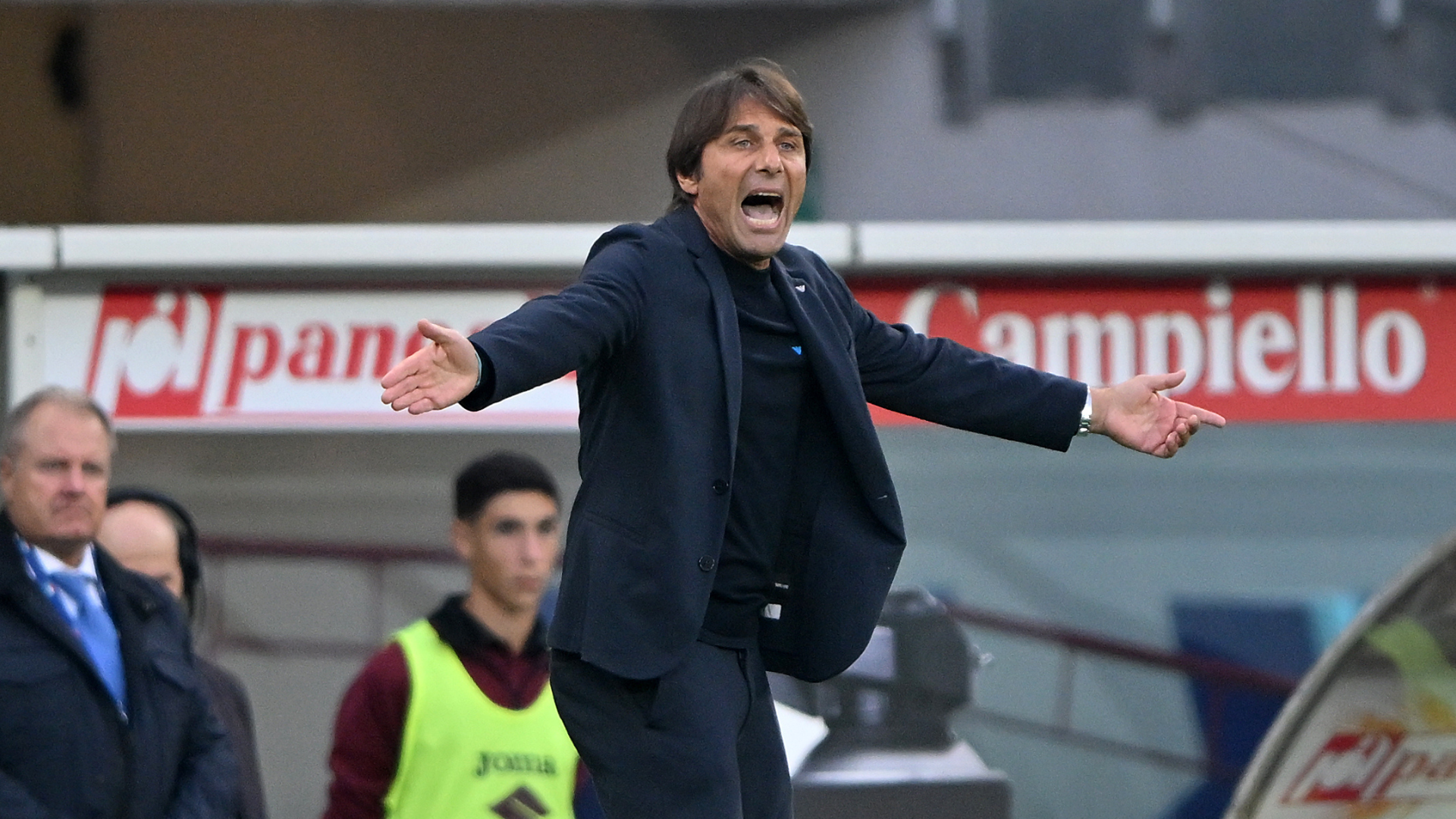 Conte: Napoli trying to be pretty
