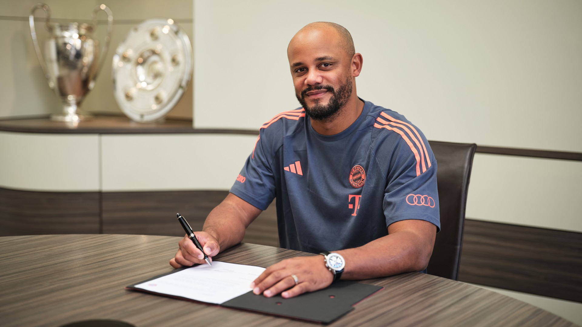 Kompany extends Bayern deal