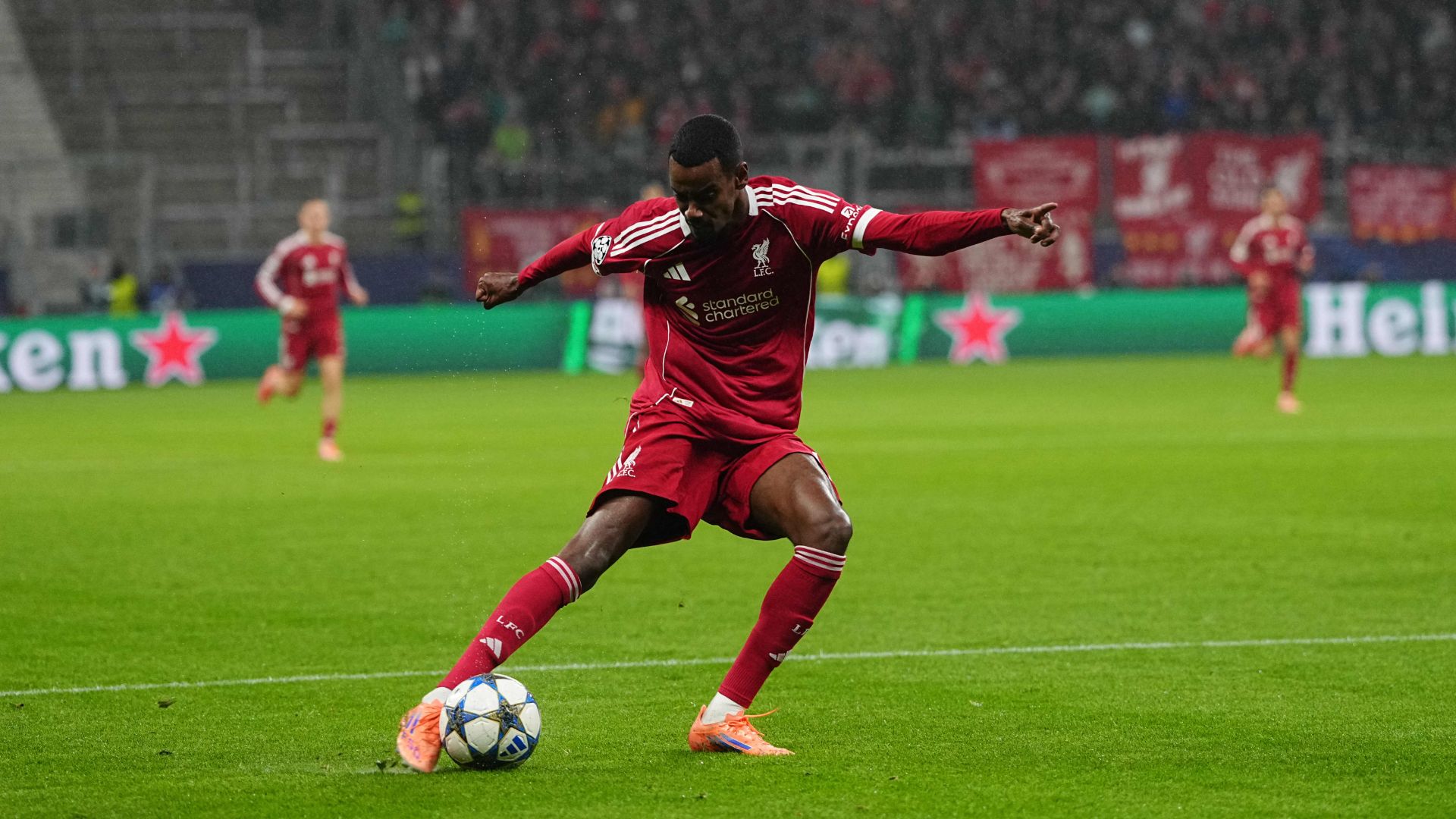 Slot: Isak injured his groin