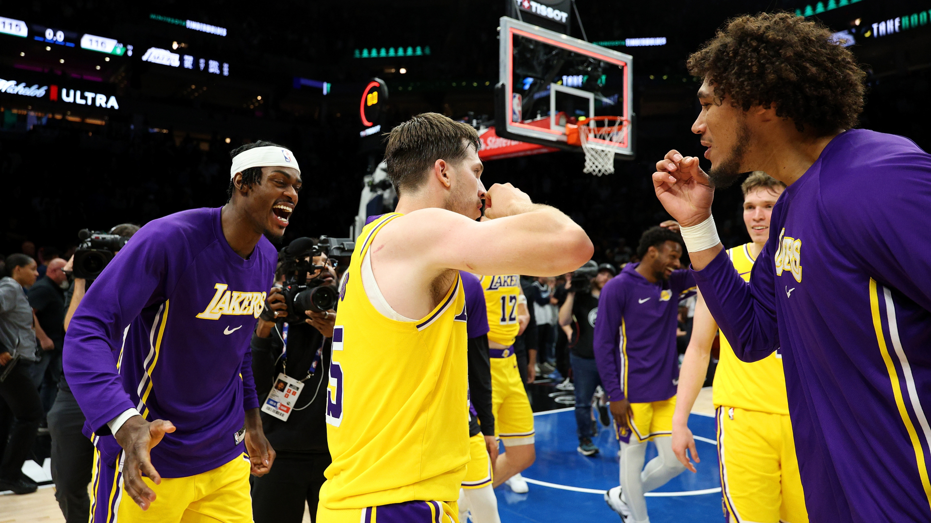 Lakers' Reaves gets playoff revenge