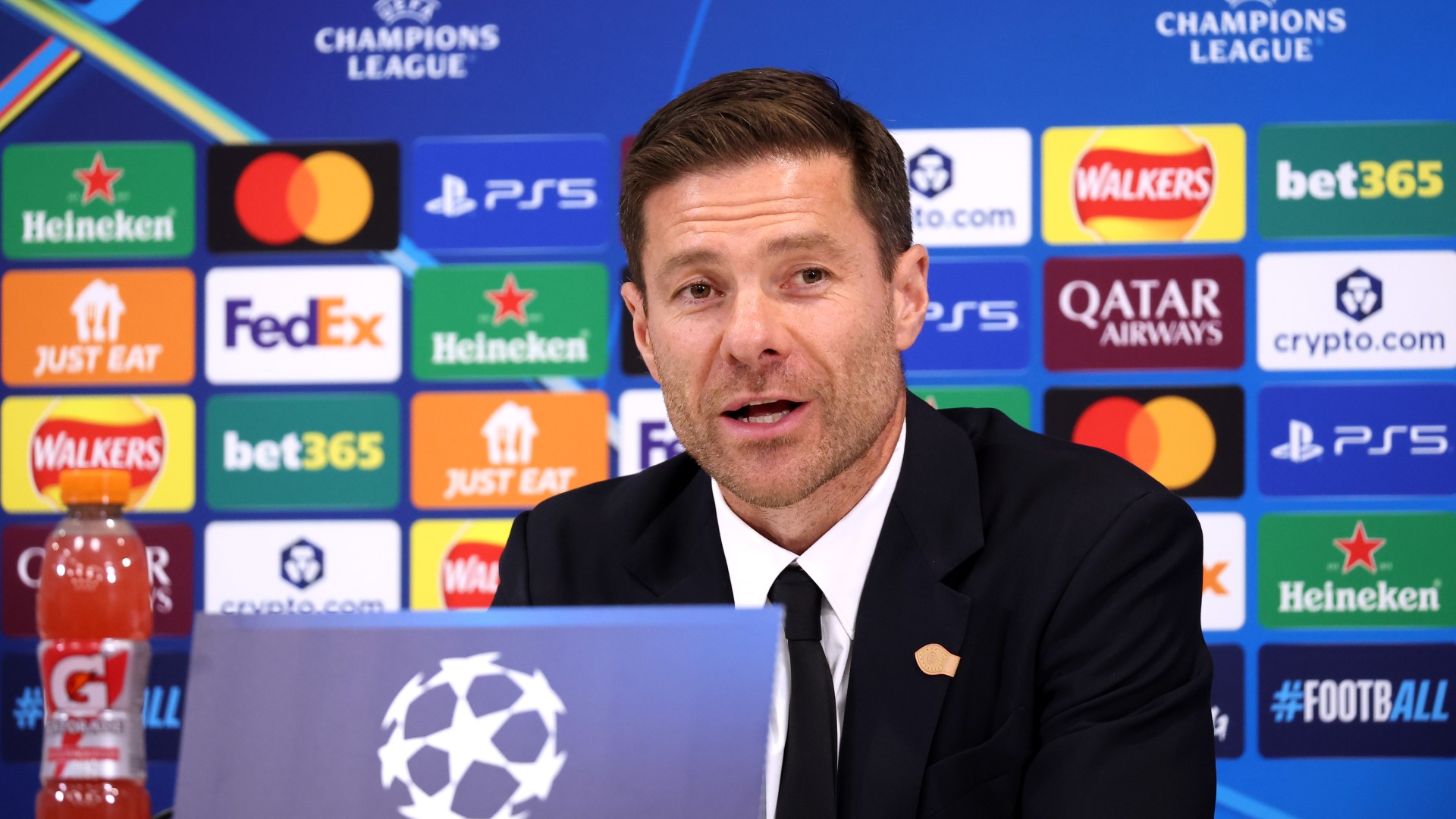 Alonso keeps a lid on emotions