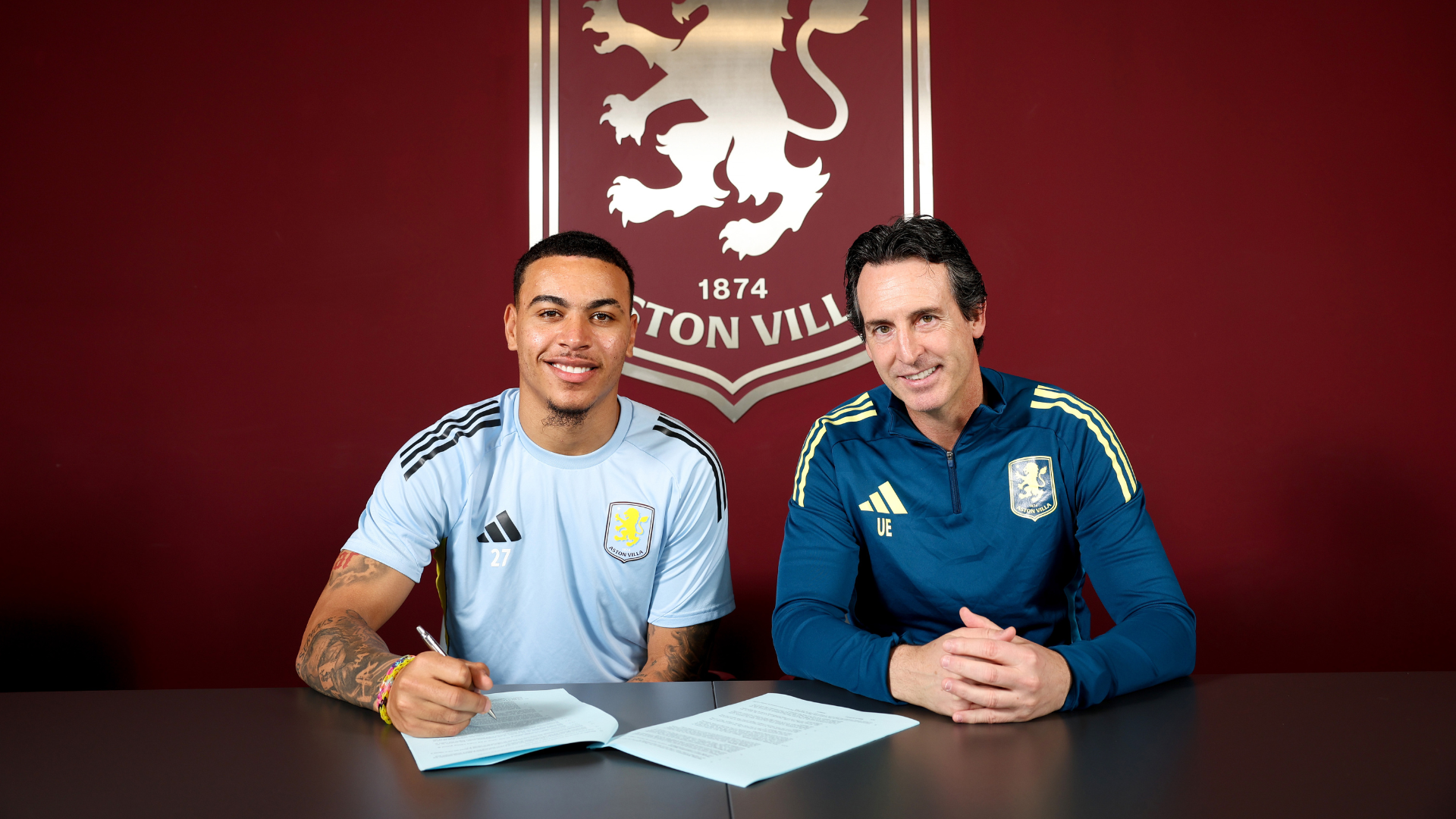 Rogers signs new Aston Villa deal