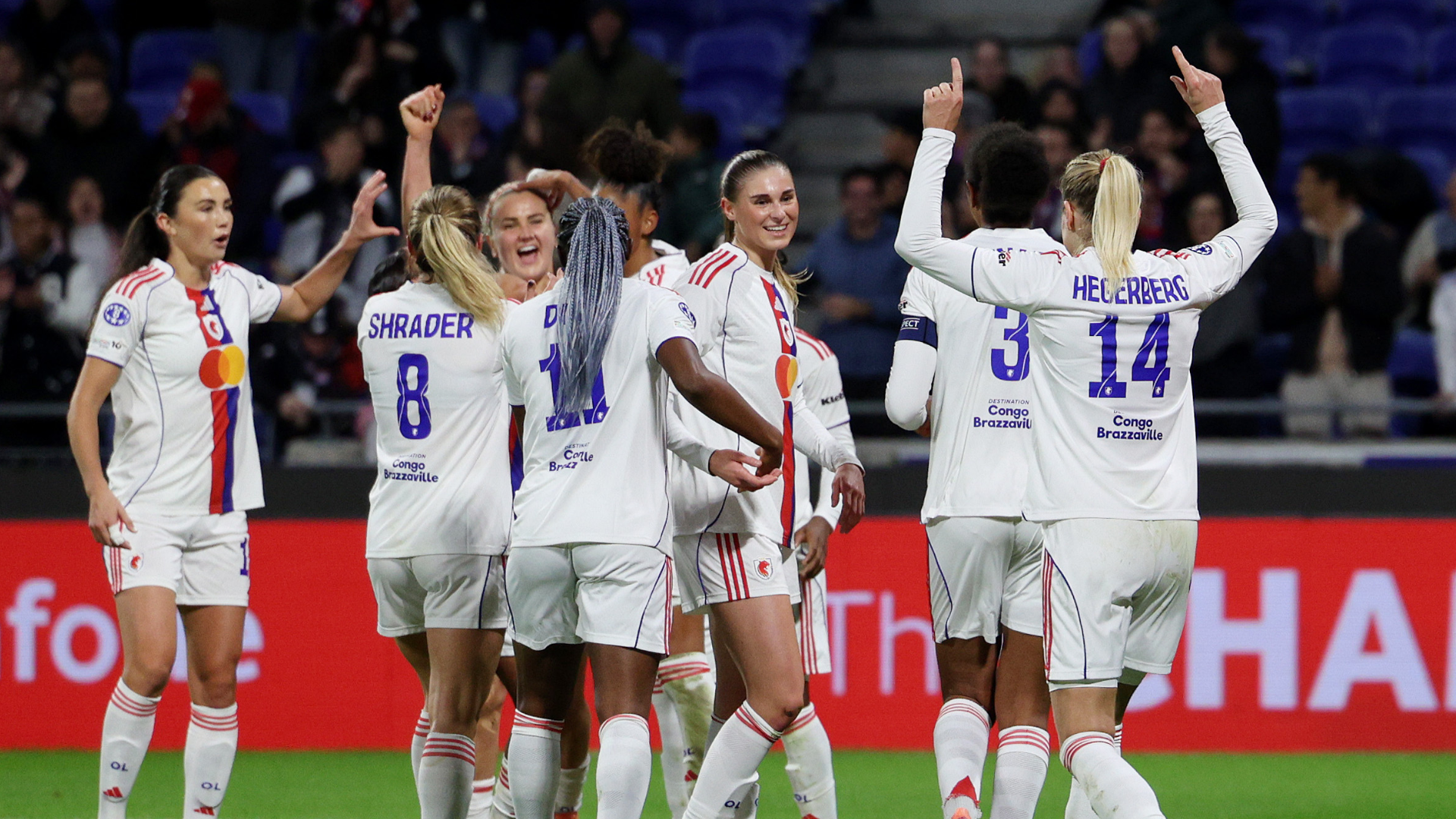 WUCL: Lyon stay perfect