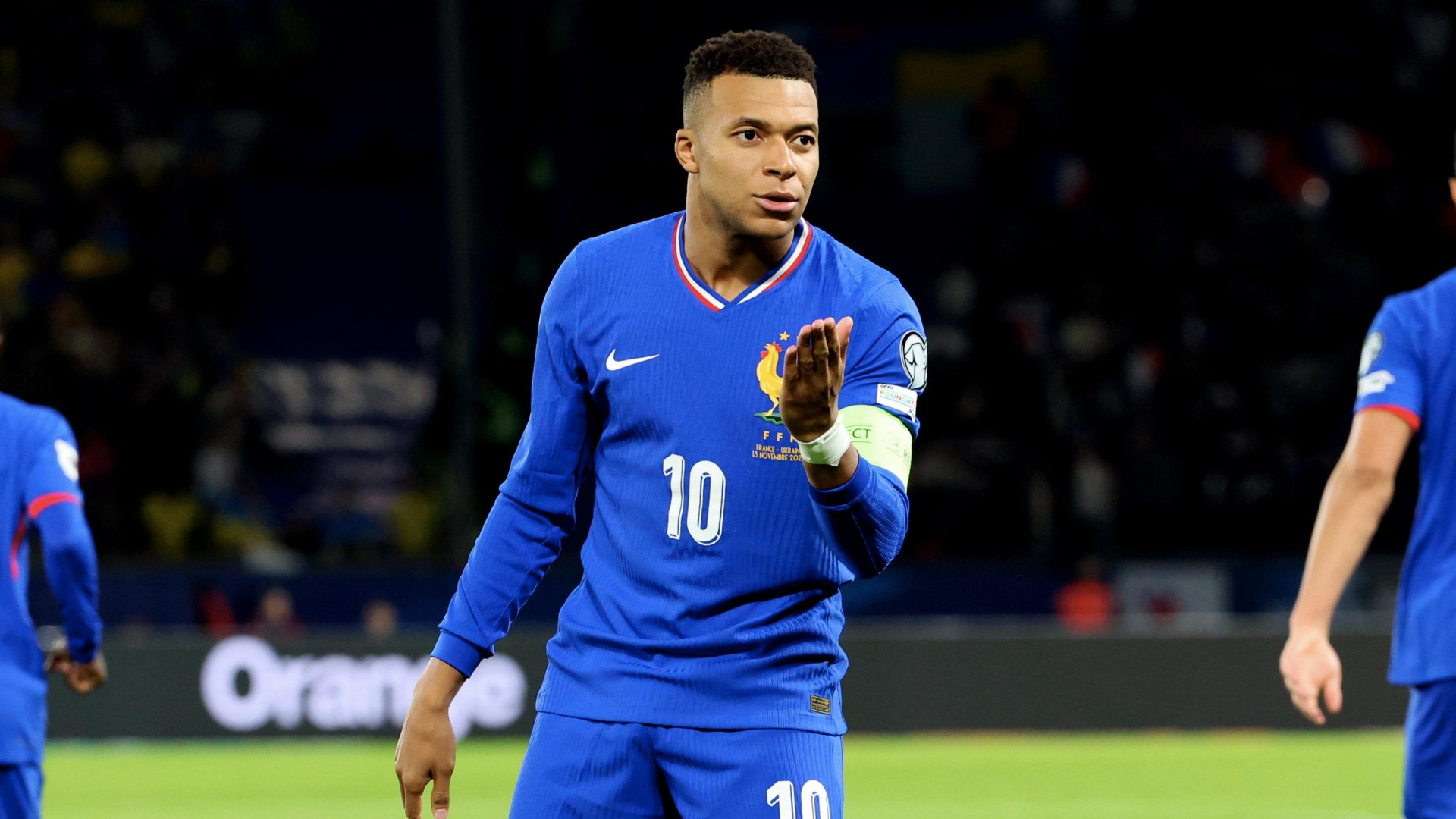 Deschamps not risking Mbappe