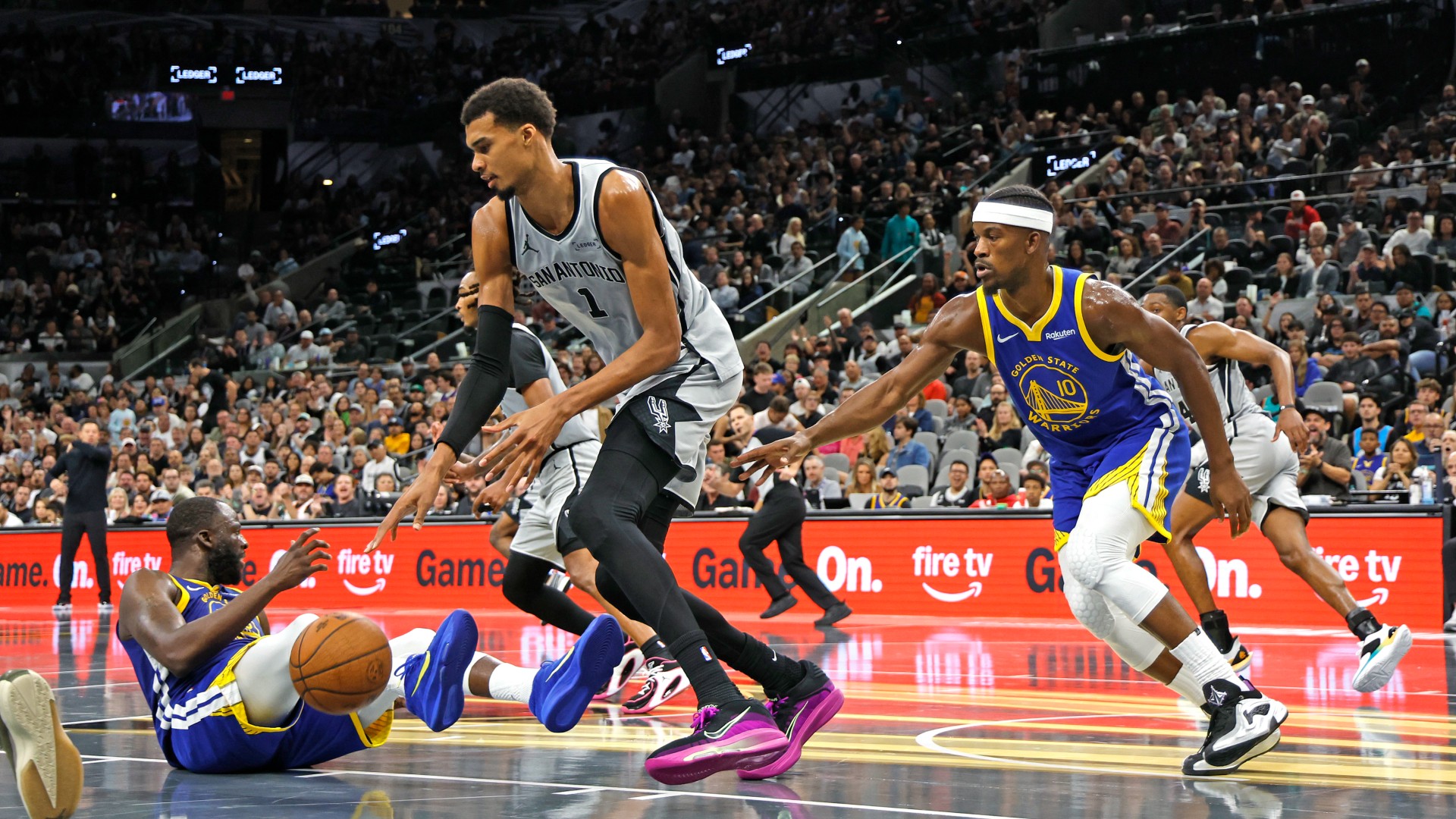 Wembanyama (calf) out 2-3 weeks