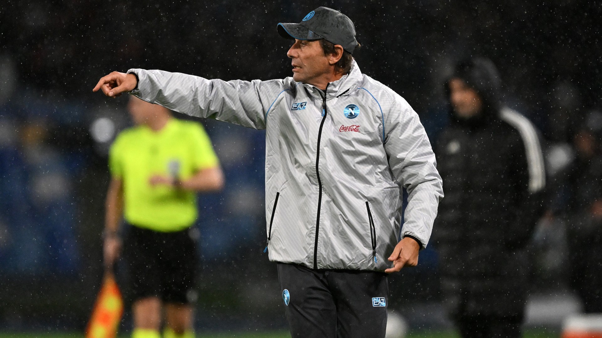 Conte grateful to honour Maradona