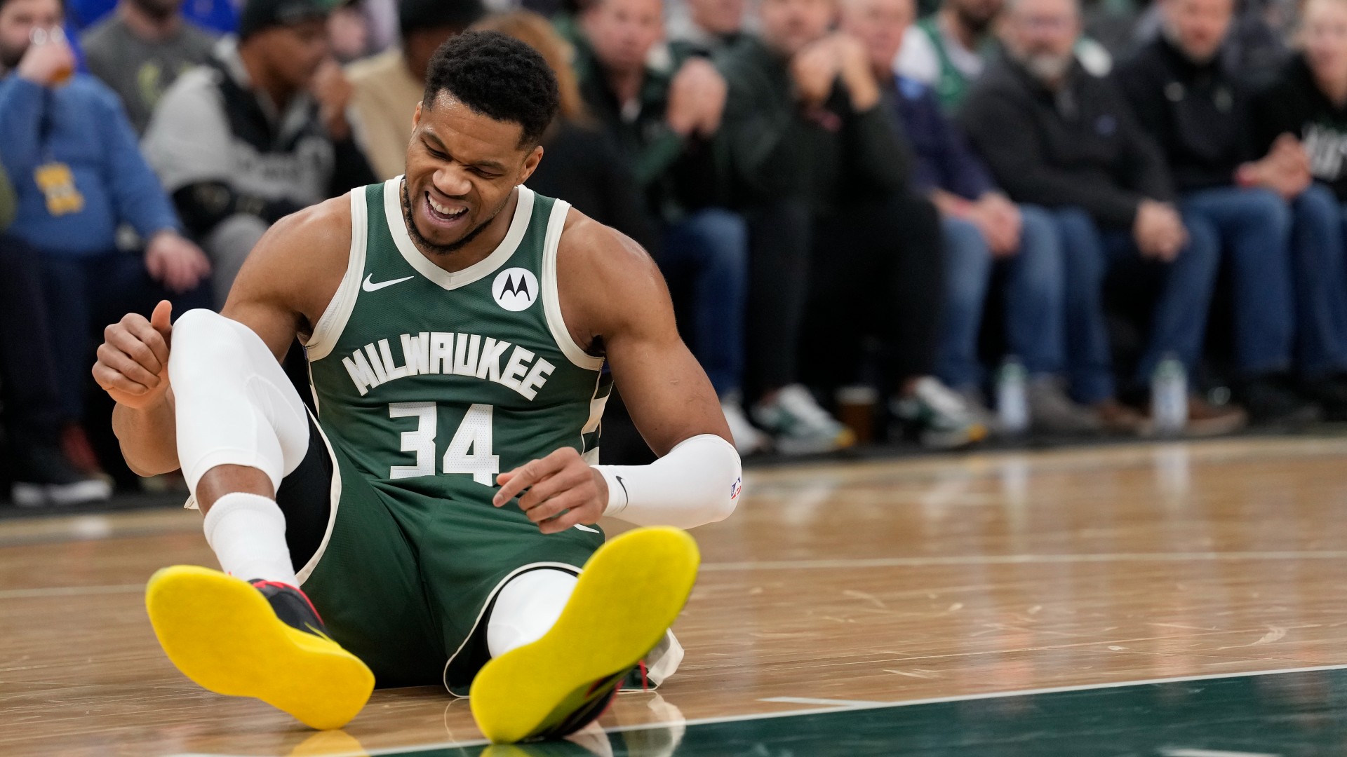 Giannis out 2-4 weeks due to calf