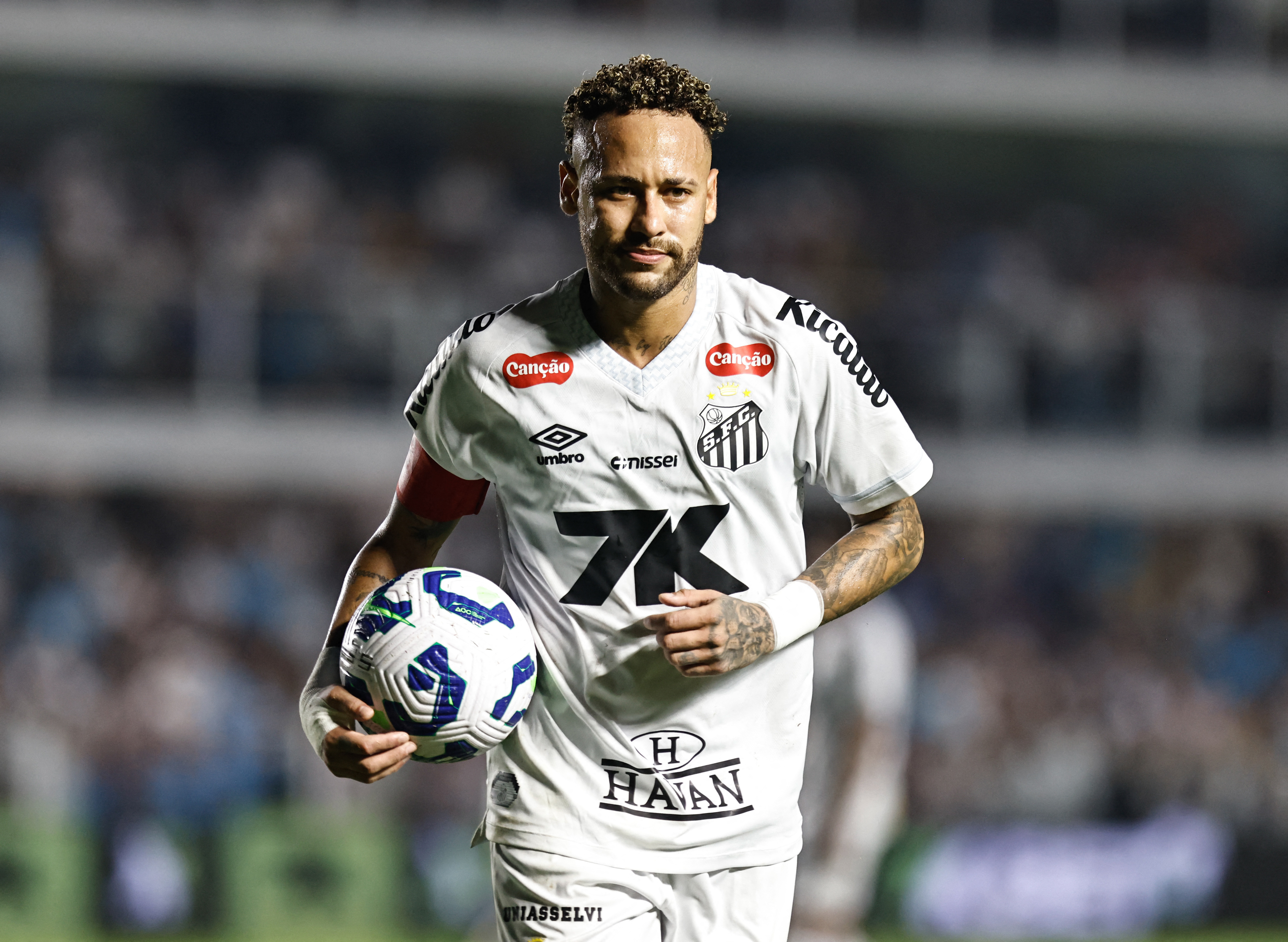 Total Uncertainty! Neymar Leaves His Future in the Hands of Santos