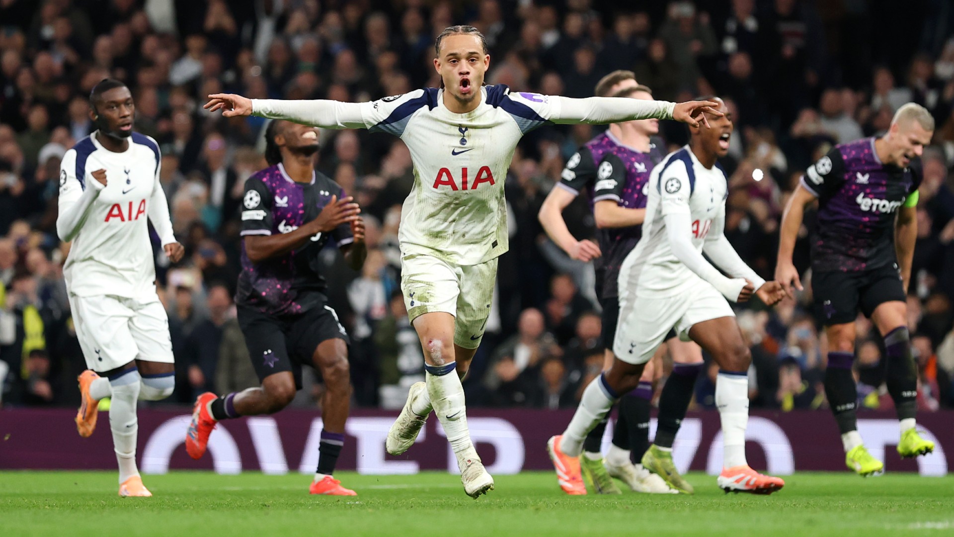 Frank delighted with Simons’ form