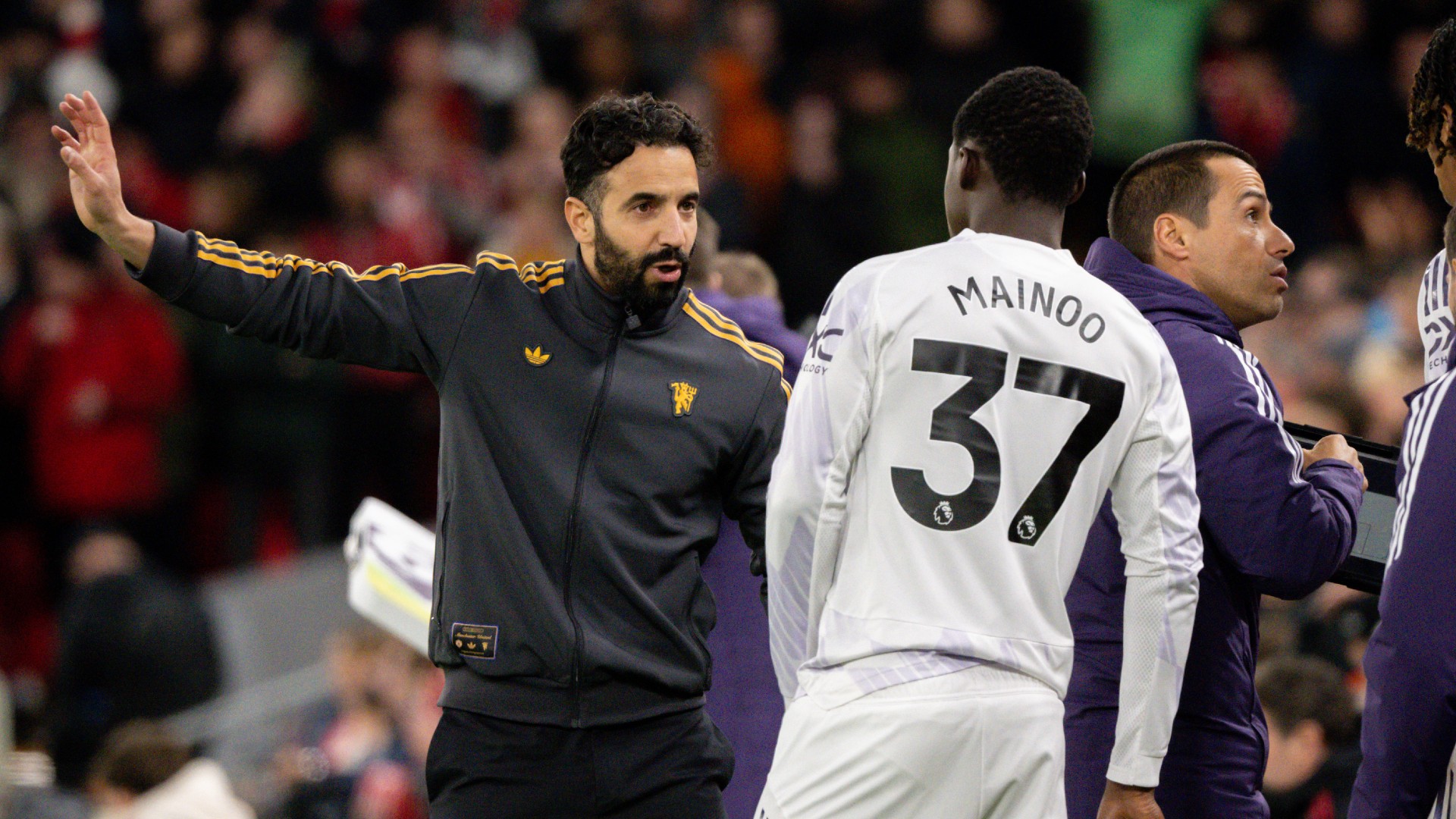 Amorim open to Mainoo discussions