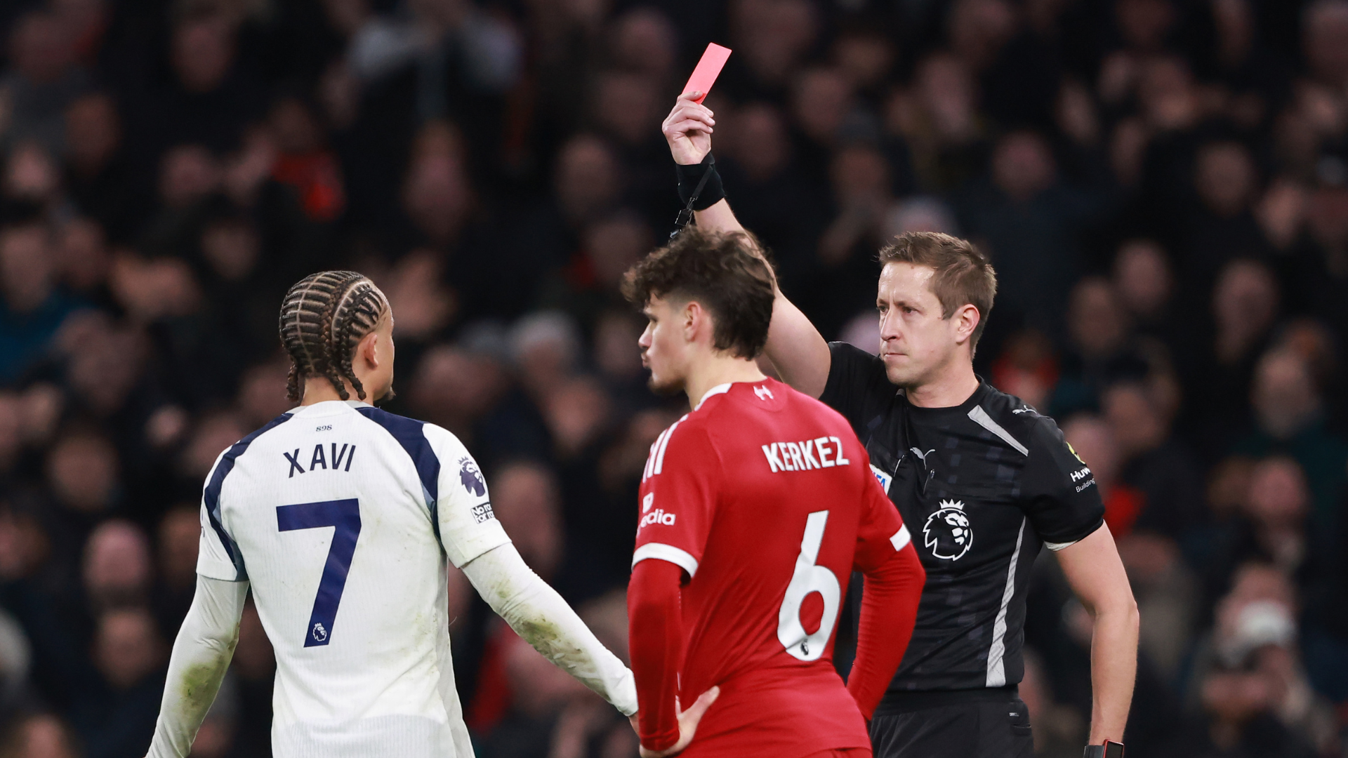 Frank fumes at Simons' red card