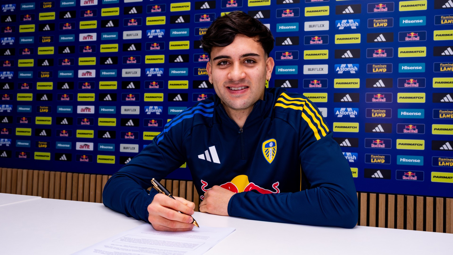 Leeds sign Buonanotte on loan