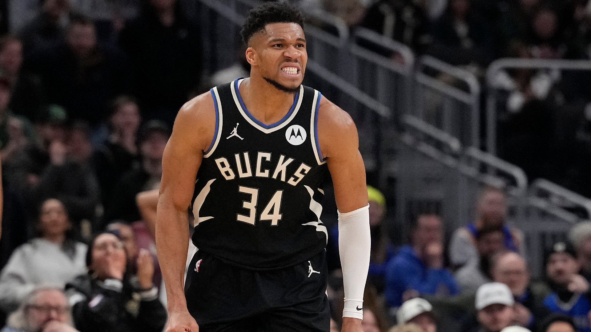 Bucks opt not to trade Giannis